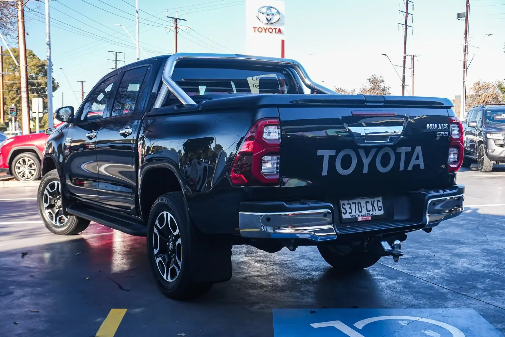 2021 Toyota Hilux Gallery Image 2