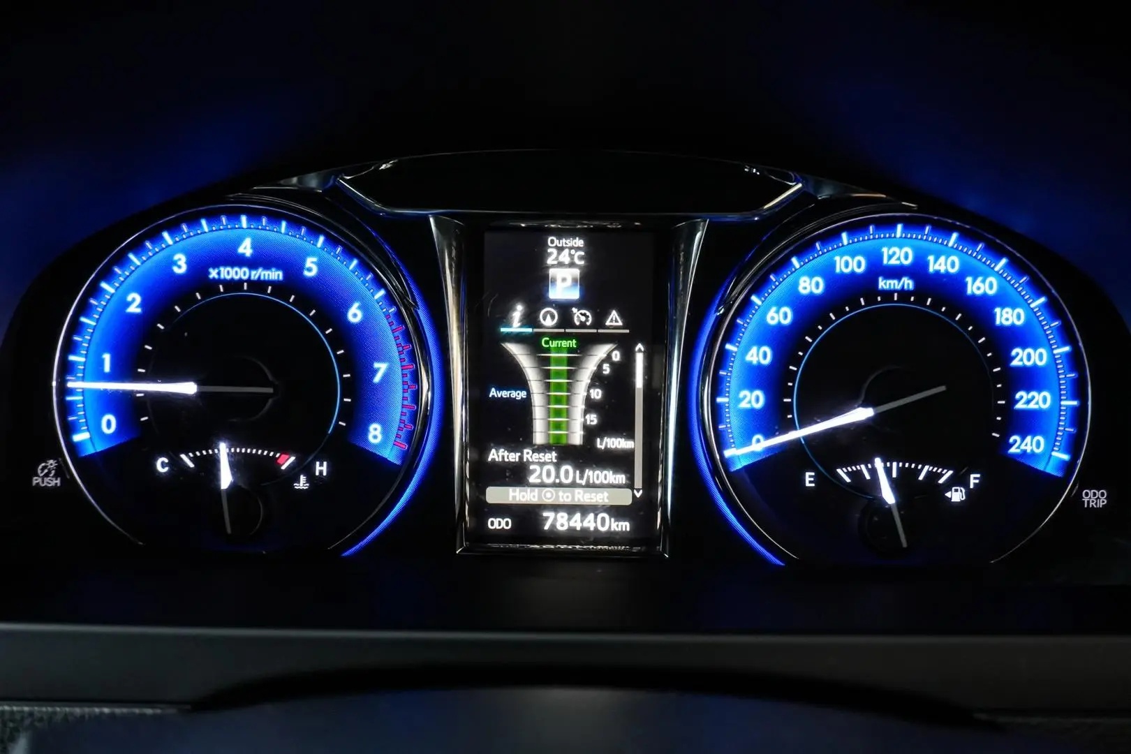 2017 Toyota Camry Gallery Image 17