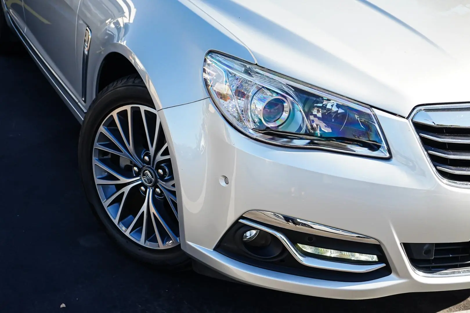 2017 Holden Calais Gallery Image 10