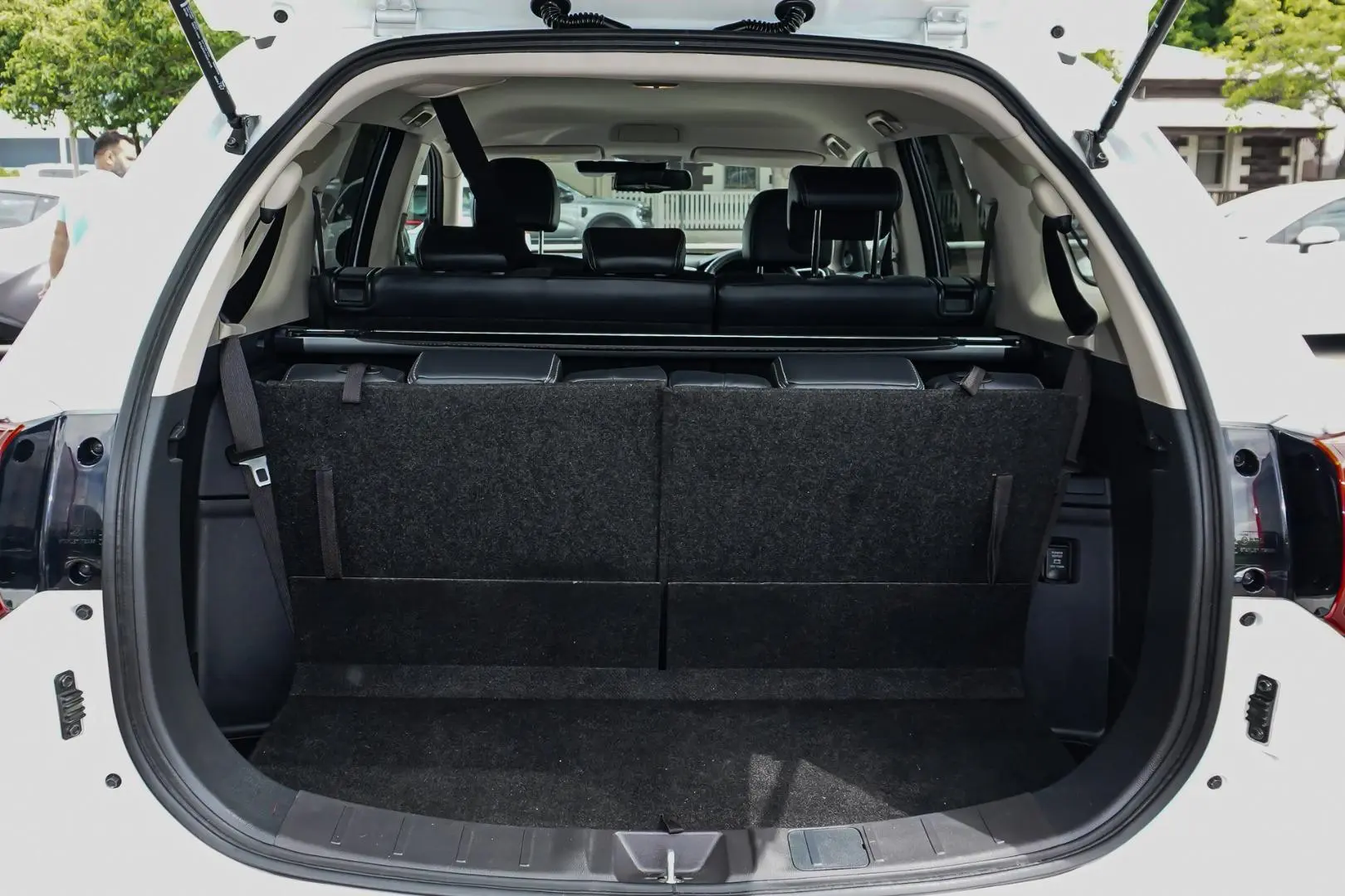 2018 Mitsubishi Outlander Gallery Image 10