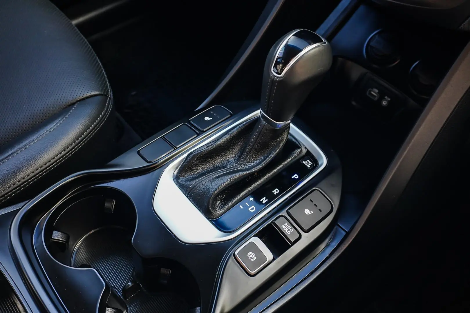 2017 Hyundai Santa Fe Gallery Image 18