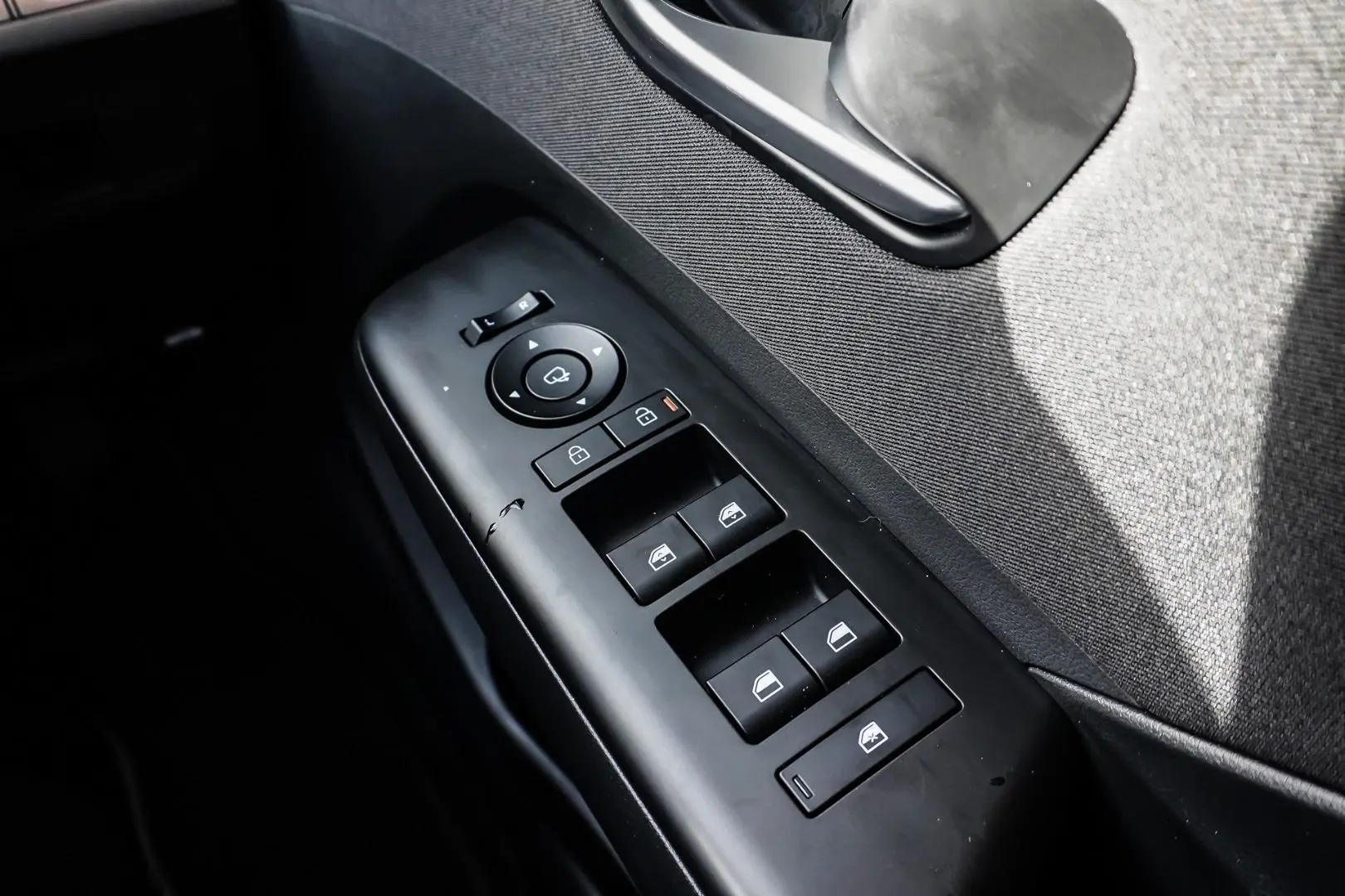 2024 Hyundai Kona Gallery Image 22