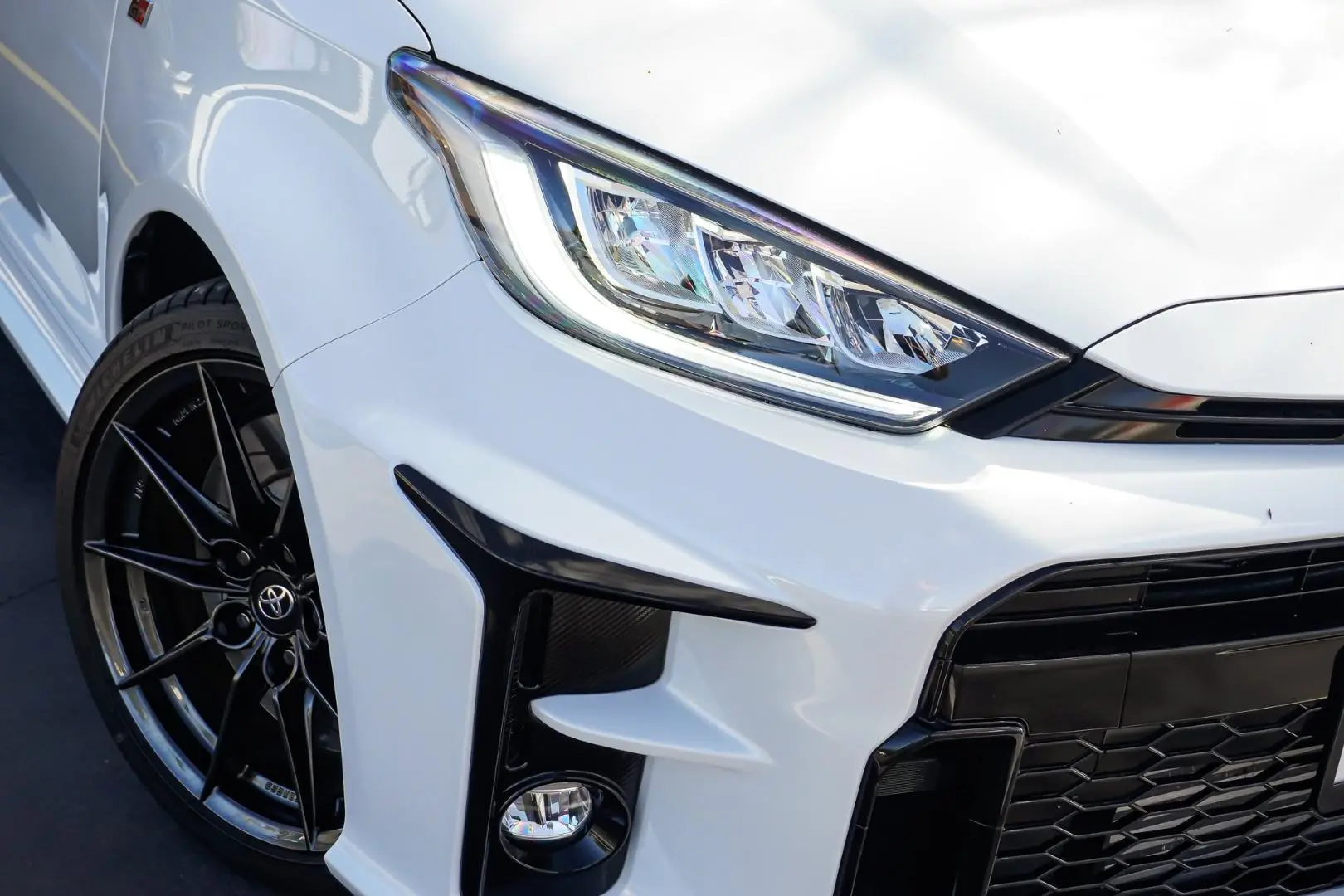 2022 Toyota Yaris Gallery Image 11