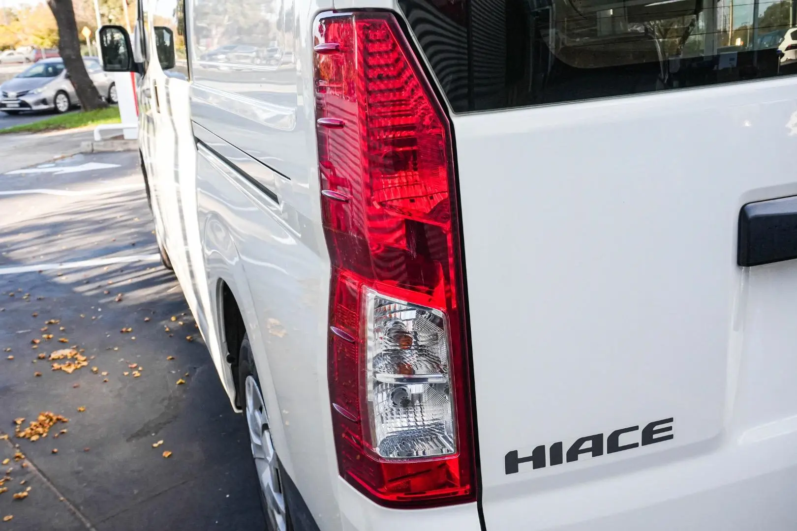 2020 Toyota Hiace Gallery Image 14