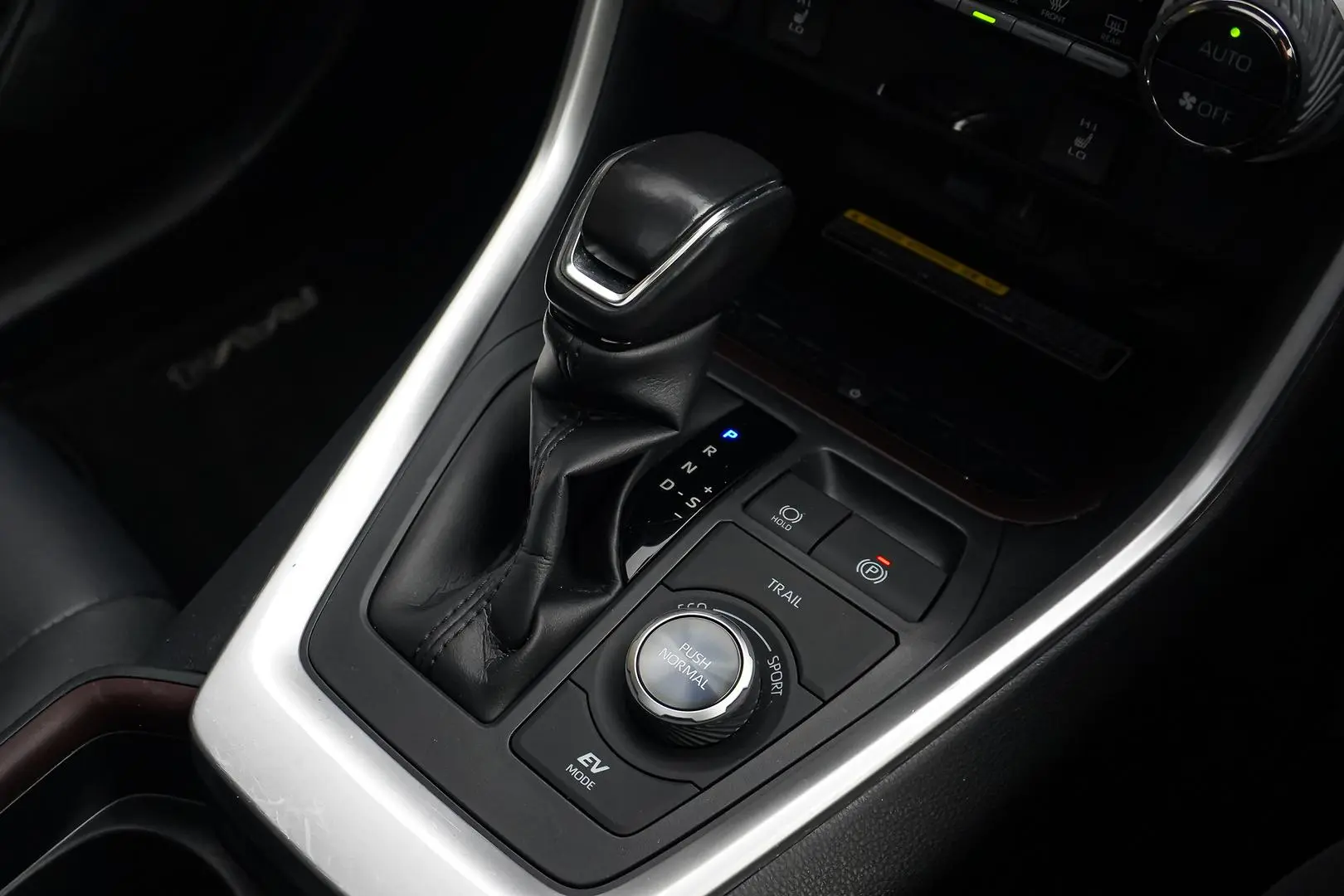 2020 Toyota RAV4 Gallery Image 18