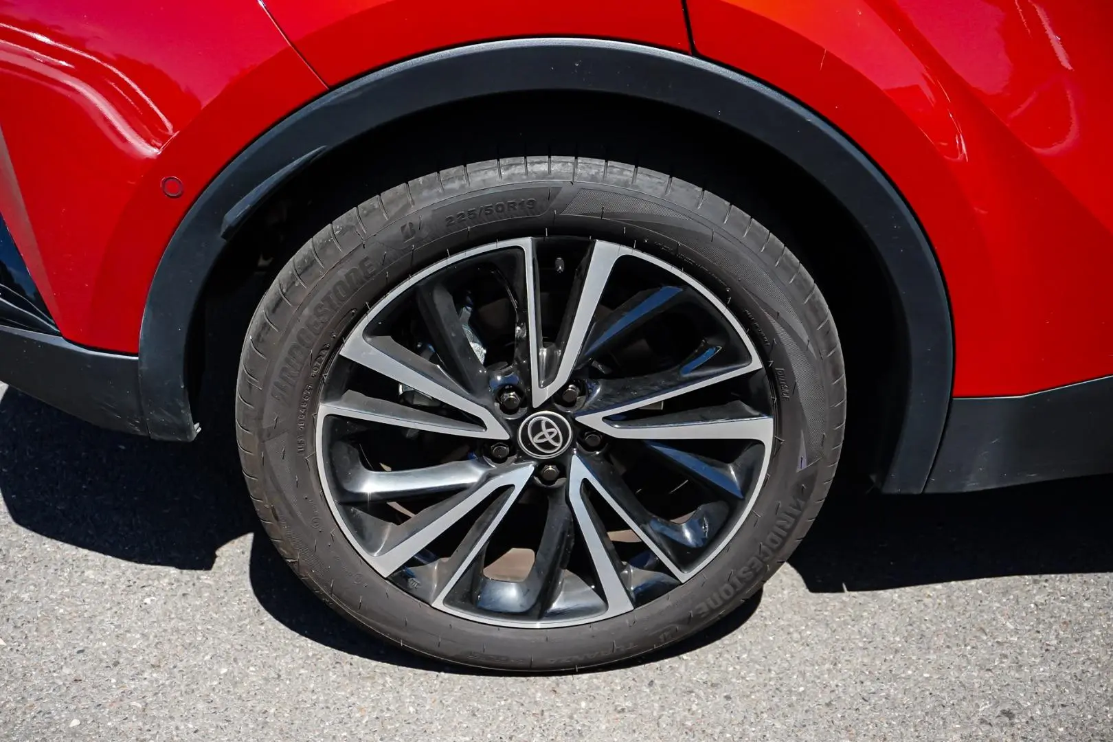 2024 Toyota C-HR Gallery Image 17