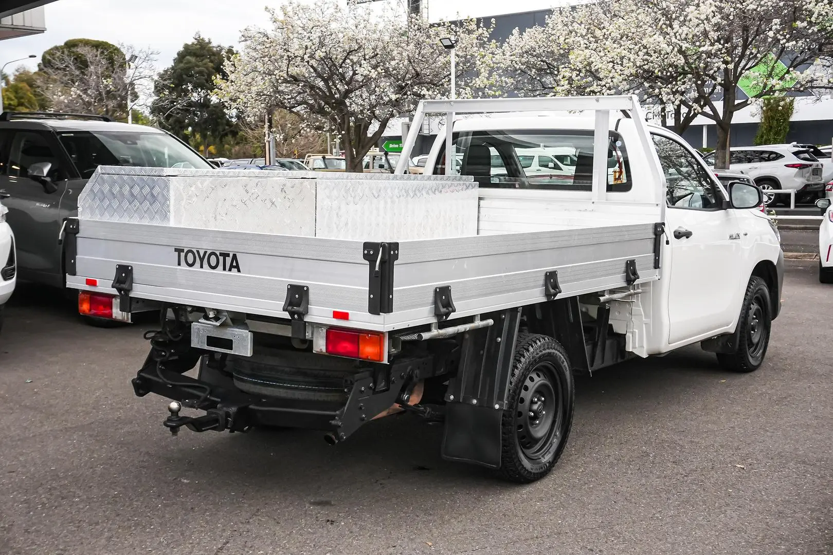 2022 Toyota Hilux Gallery Image 2