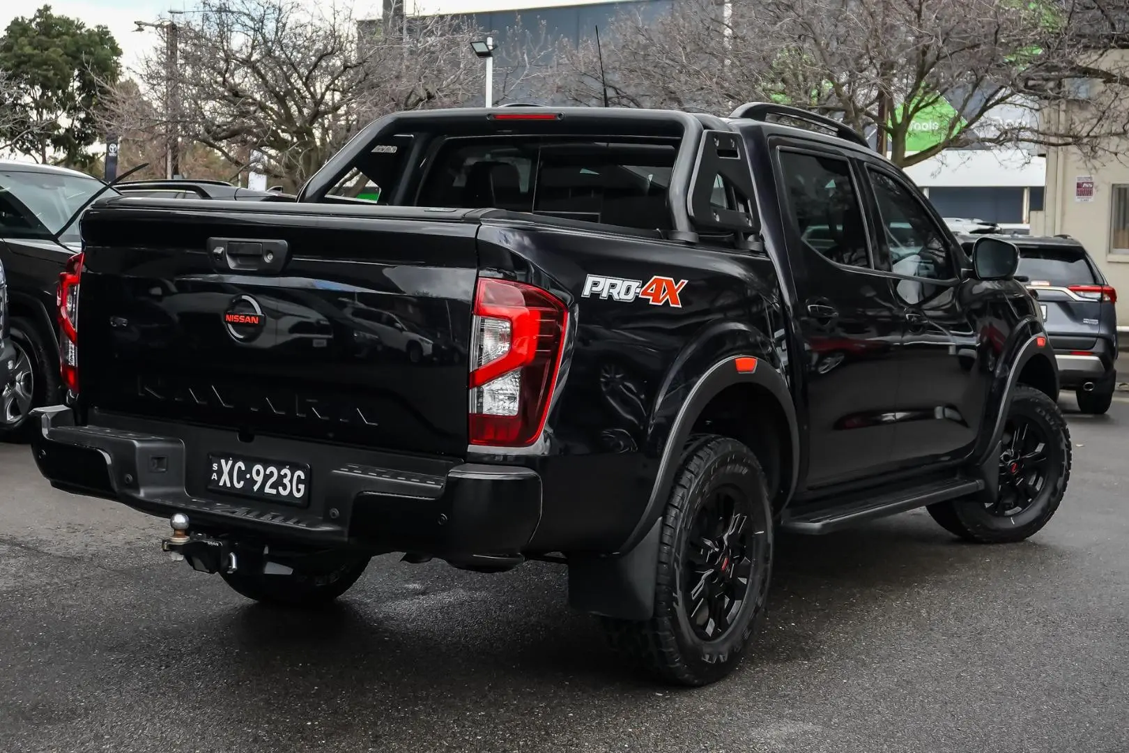2022 Nissan Navara Gallery Image 3