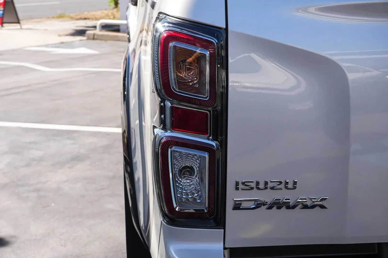 2020 Isuzu D-MAX Gallery Image 13