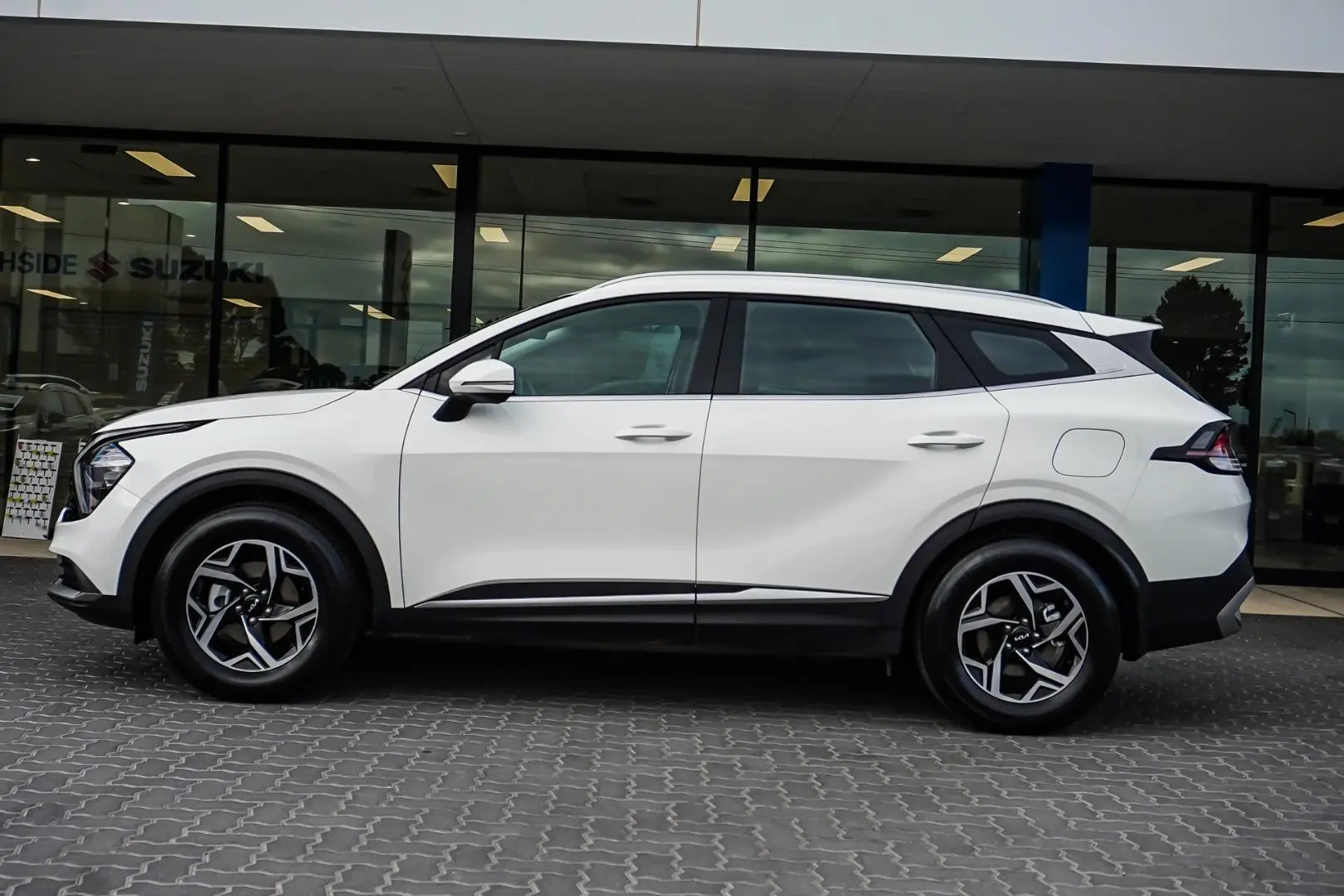 2023 Kia Sportage Gallery Image 3