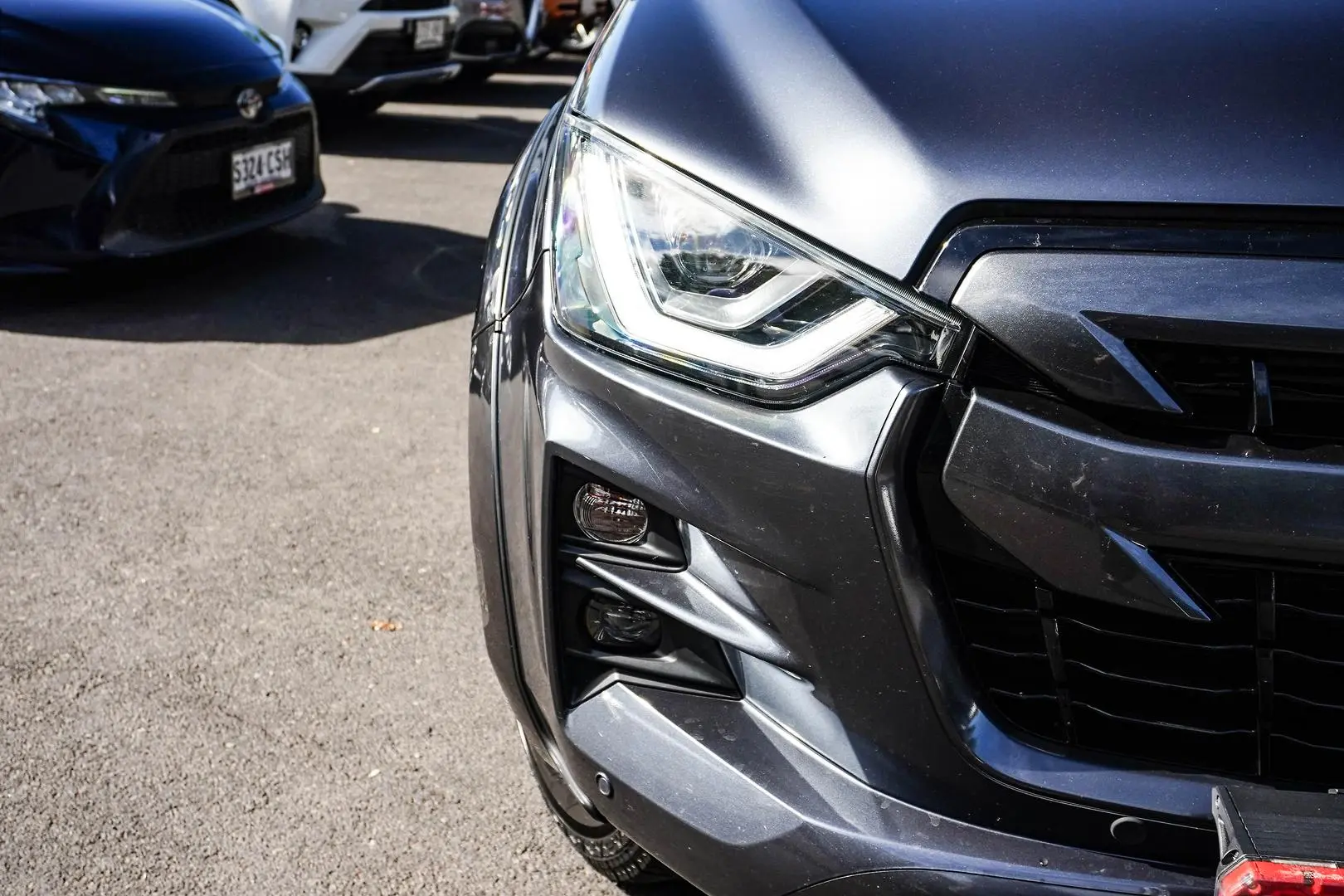 2021 Isuzu D-MAX Gallery Image 12