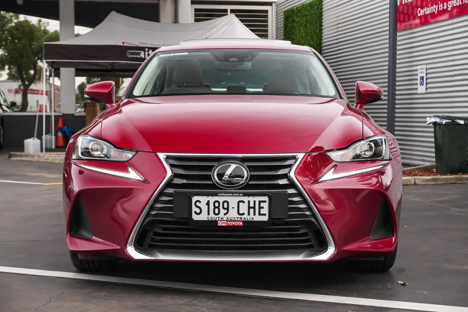 2020 Lexus IS Gallery Image 5