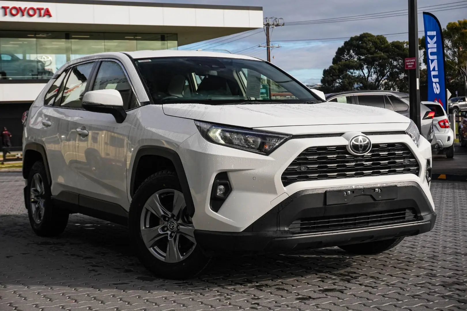 2024 Toyota RAV4 Gallery Image 2