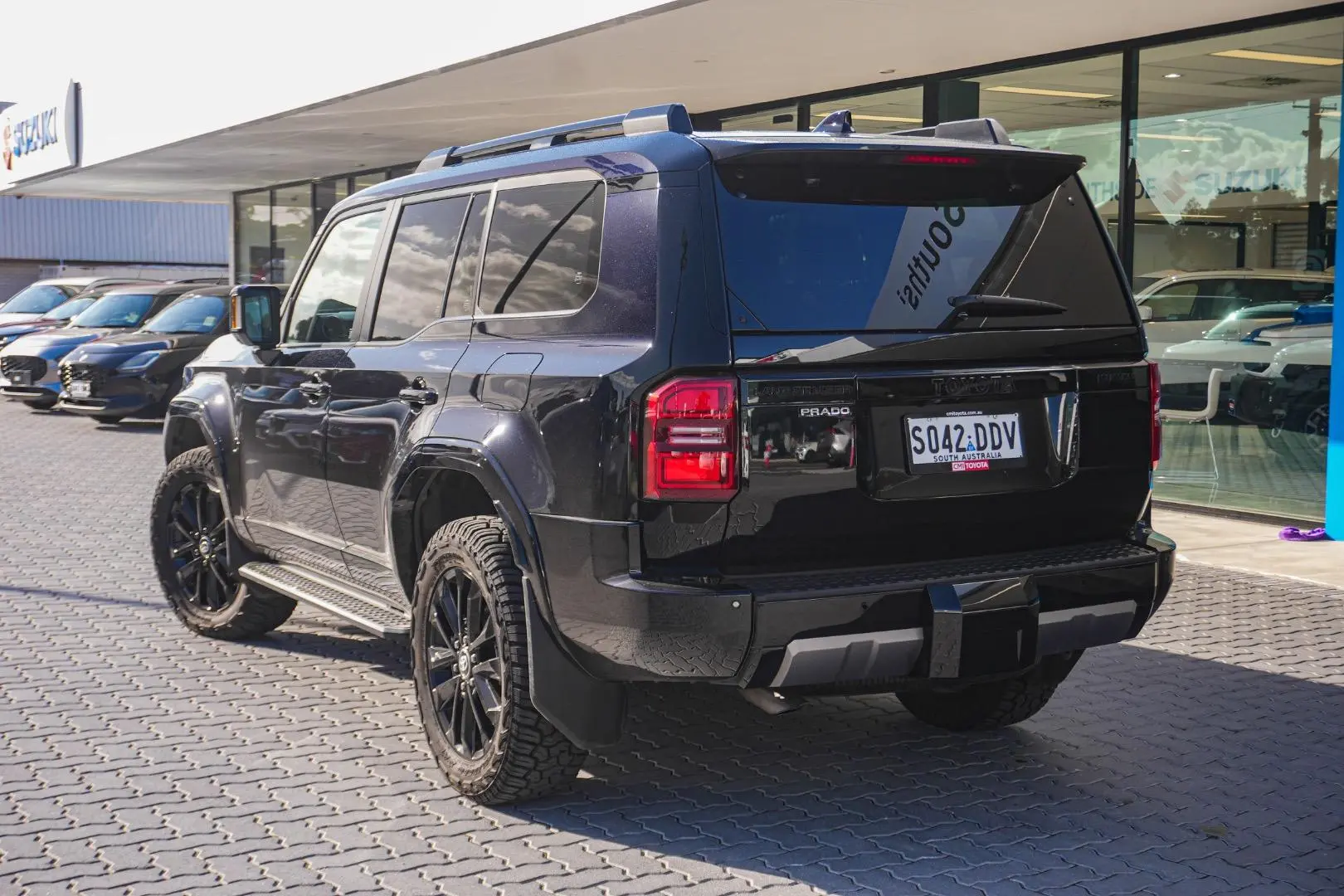 2024 Toyota Landcruiser Prado Gallery Image 3