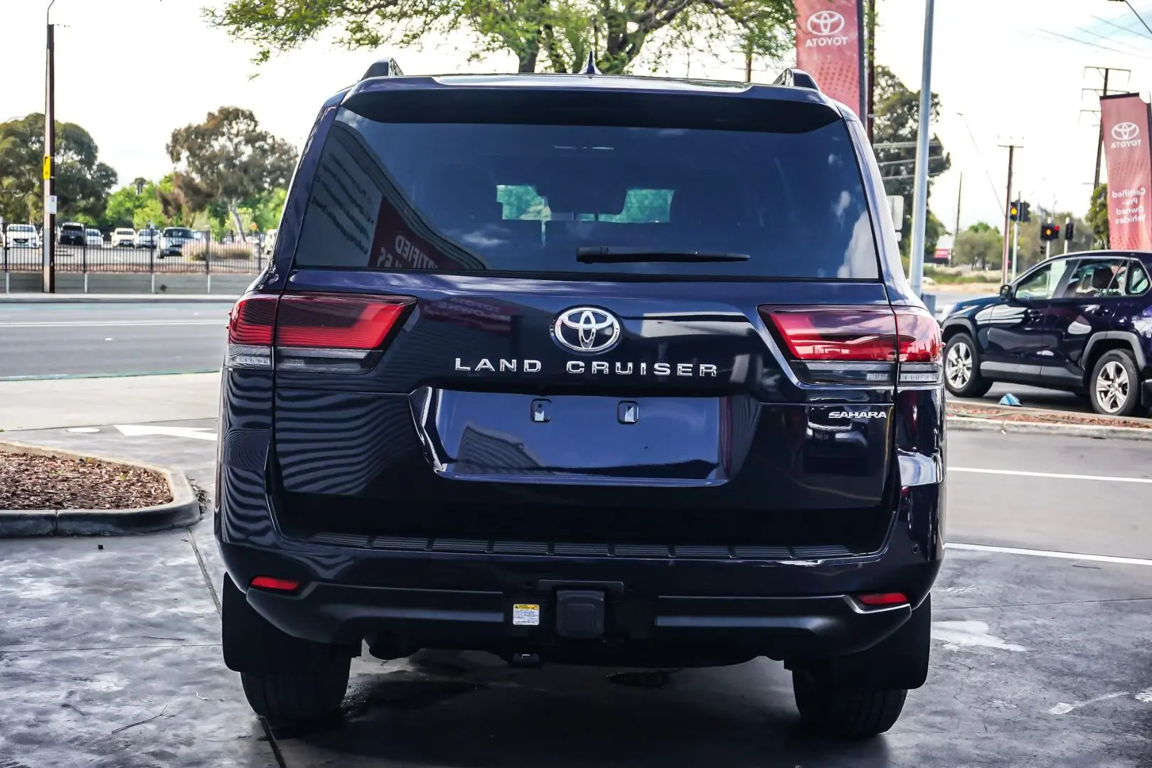 2023 Toyota Landcruiser Gallery Image 5
