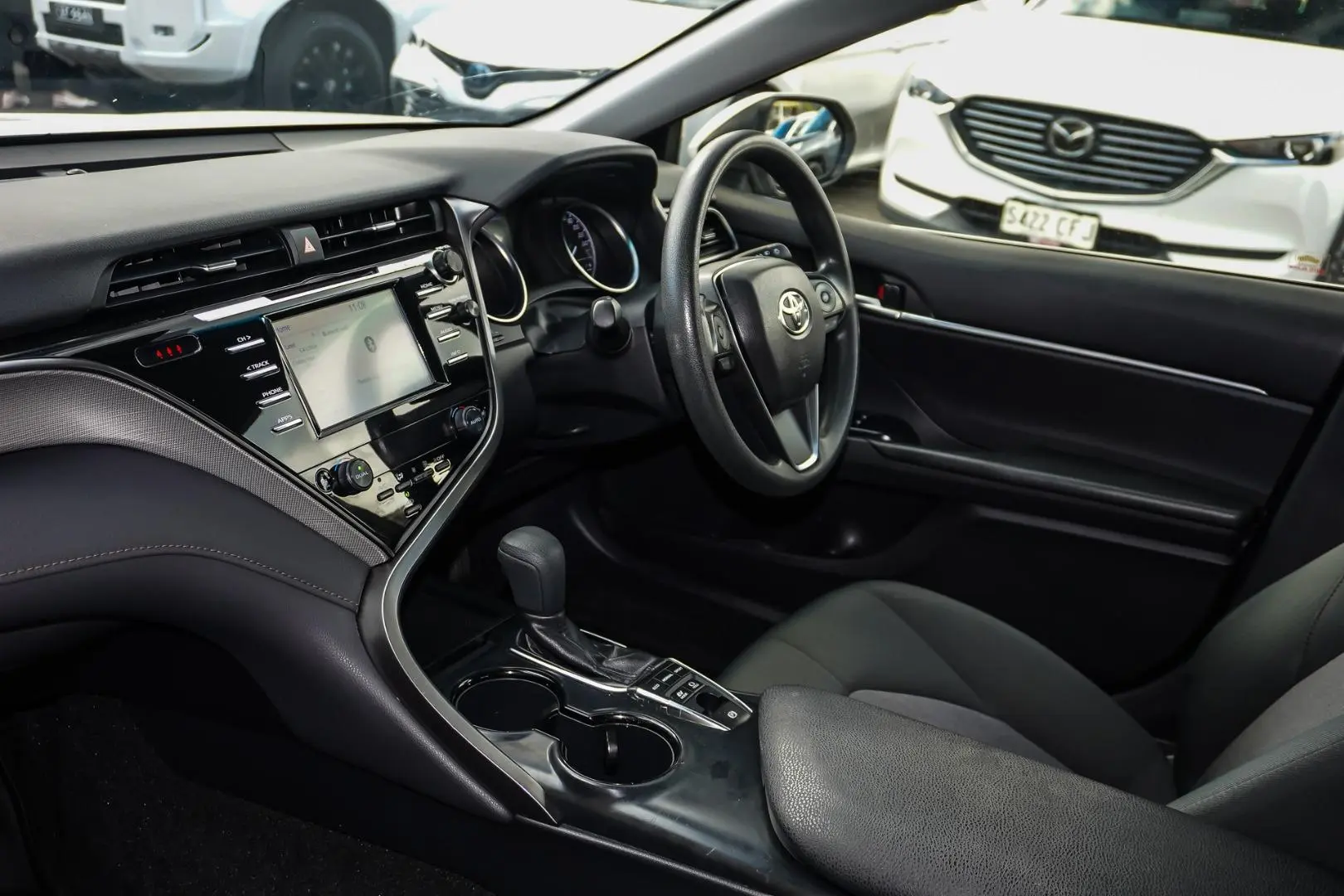 2019 Toyota Camry Gallery Image 10