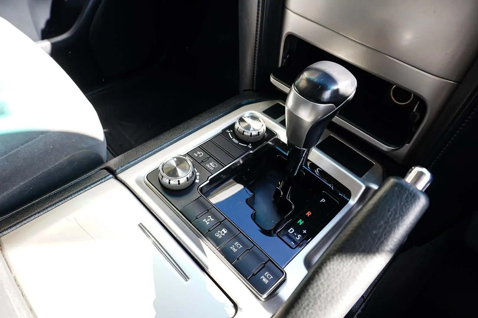 2020 Toyota Landcruiser Gallery Image 19