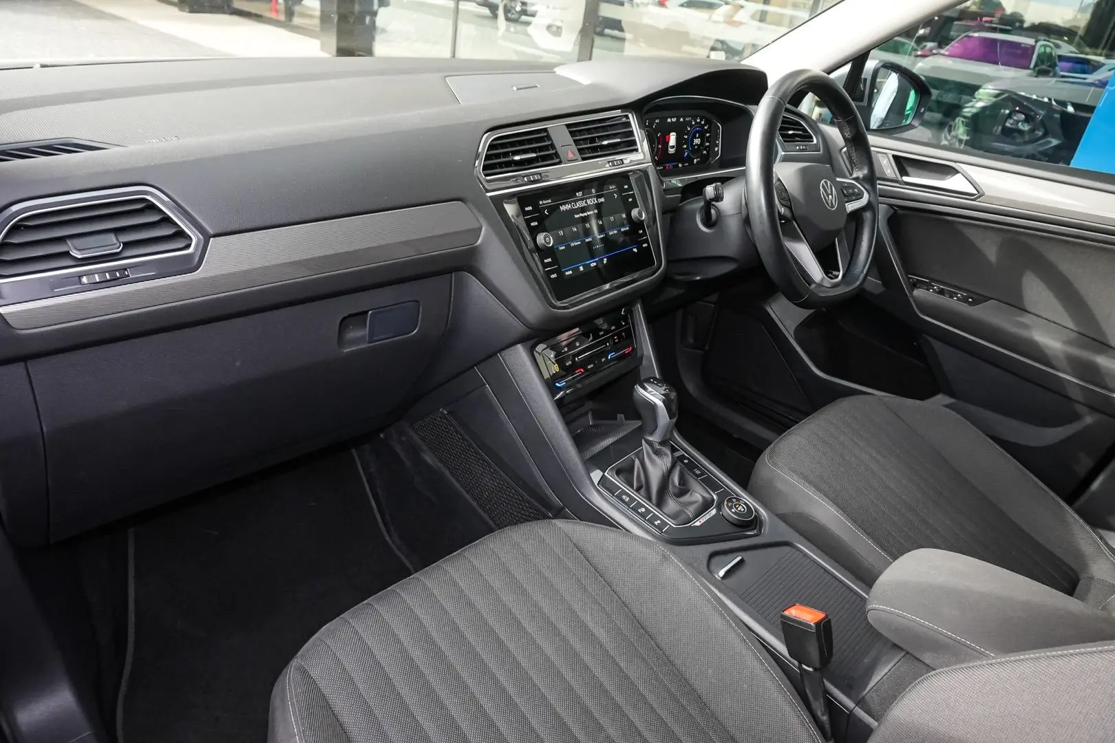 2022 Volkswagen Tiguan Gallery Image 10