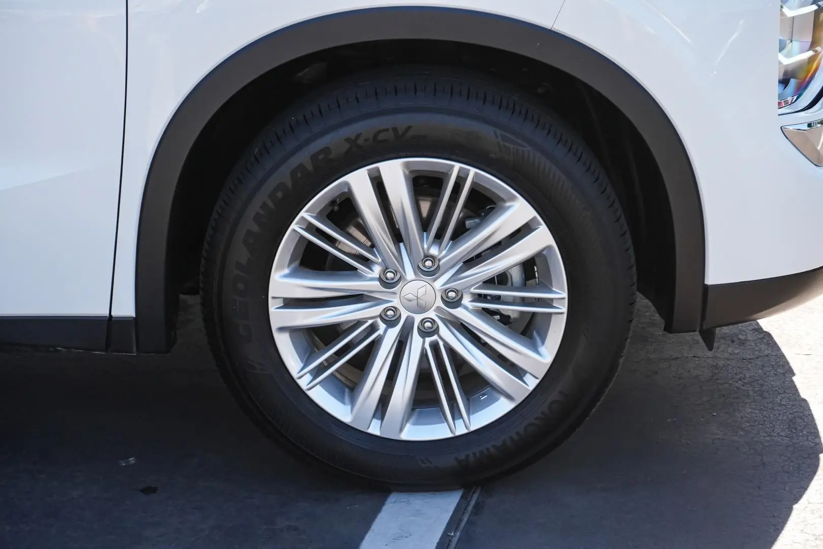 2024 Mitsubishi Outlander Gallery Image 12