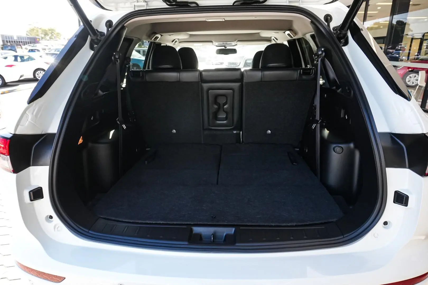 2023 Mitsubishi Outlander Gallery Image 14