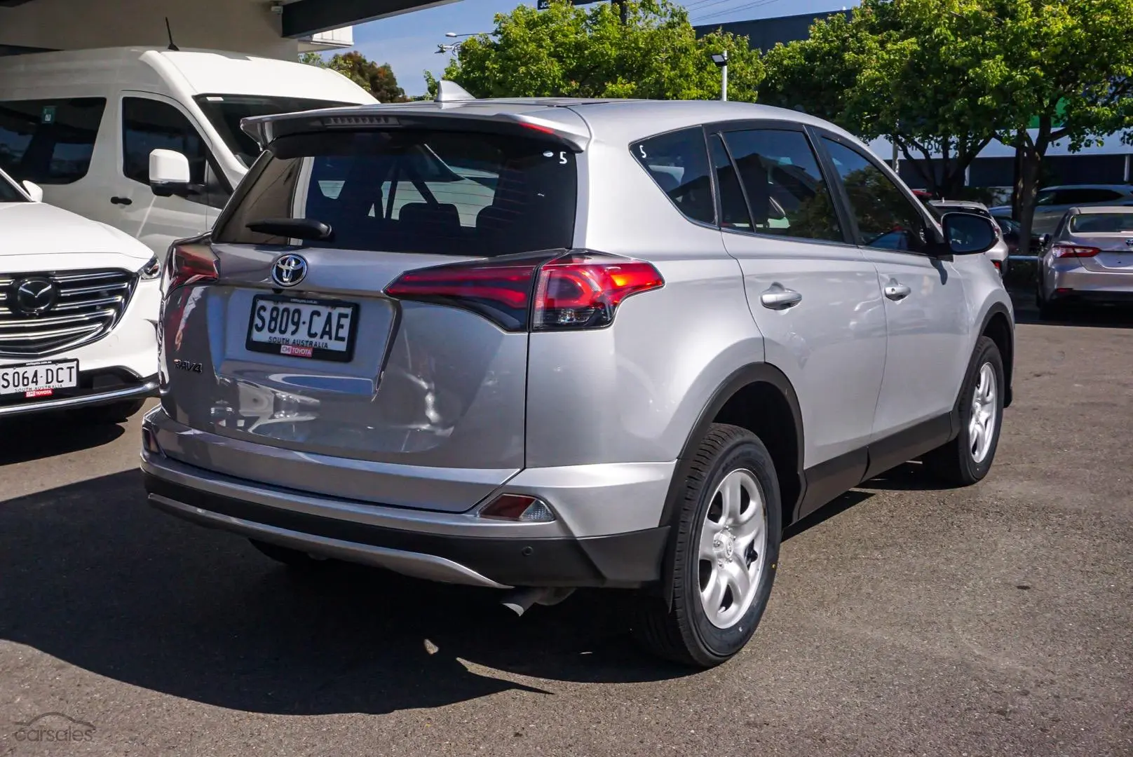 2018 Toyota RAV4 Image 3