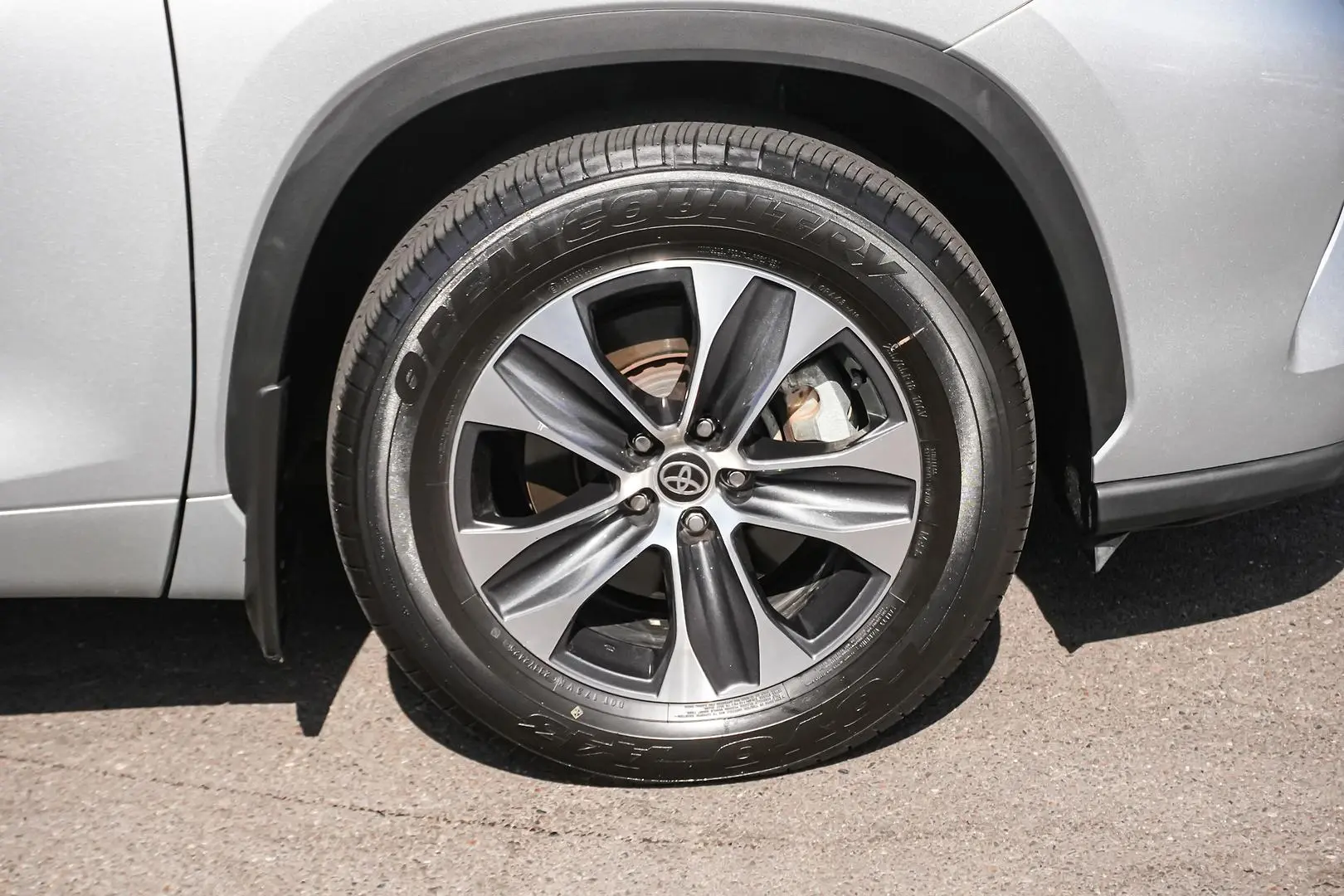 2023 Toyota Kluger Gallery Image 11