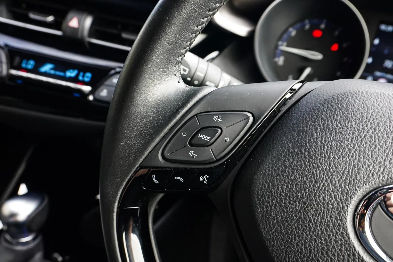 2023 Toyota C-HR Gallery Image 21