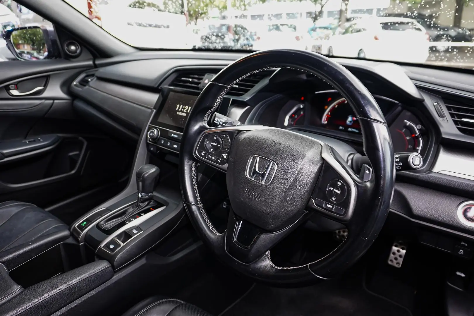 2017 Honda Civic Gallery Image 6