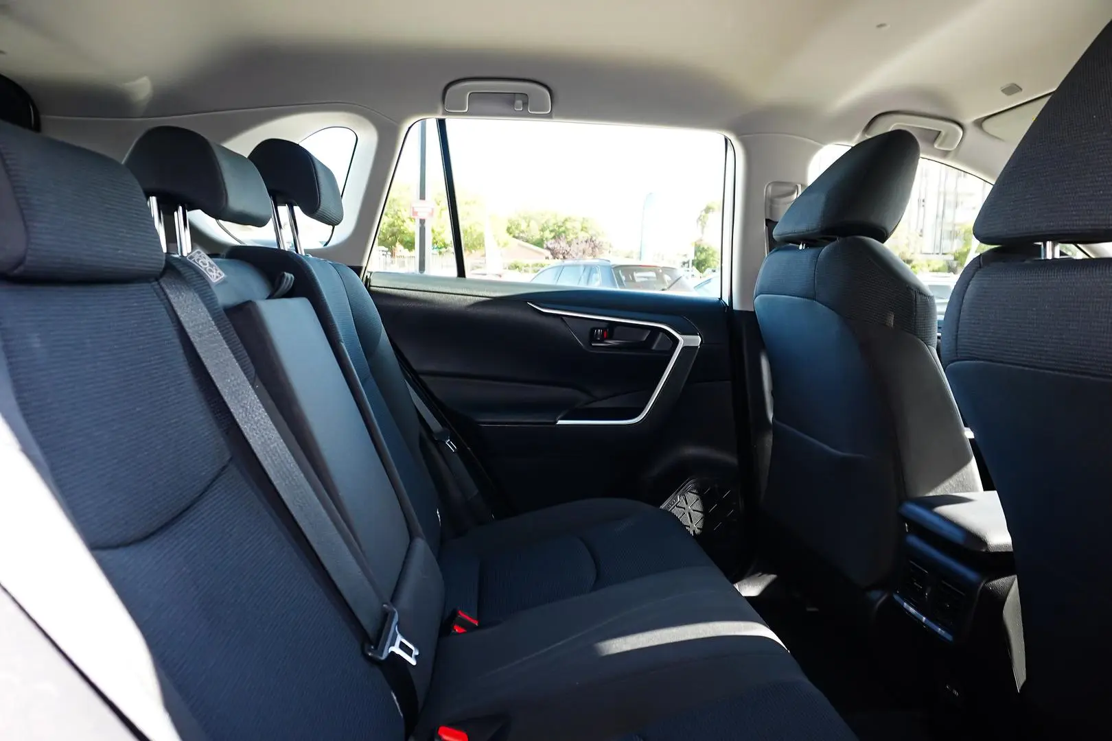 2024 Toyota RAV4 Gallery Image 8