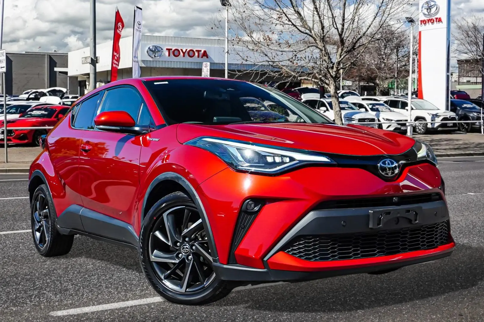 2023 Toyota C-HR Gallery Image 1