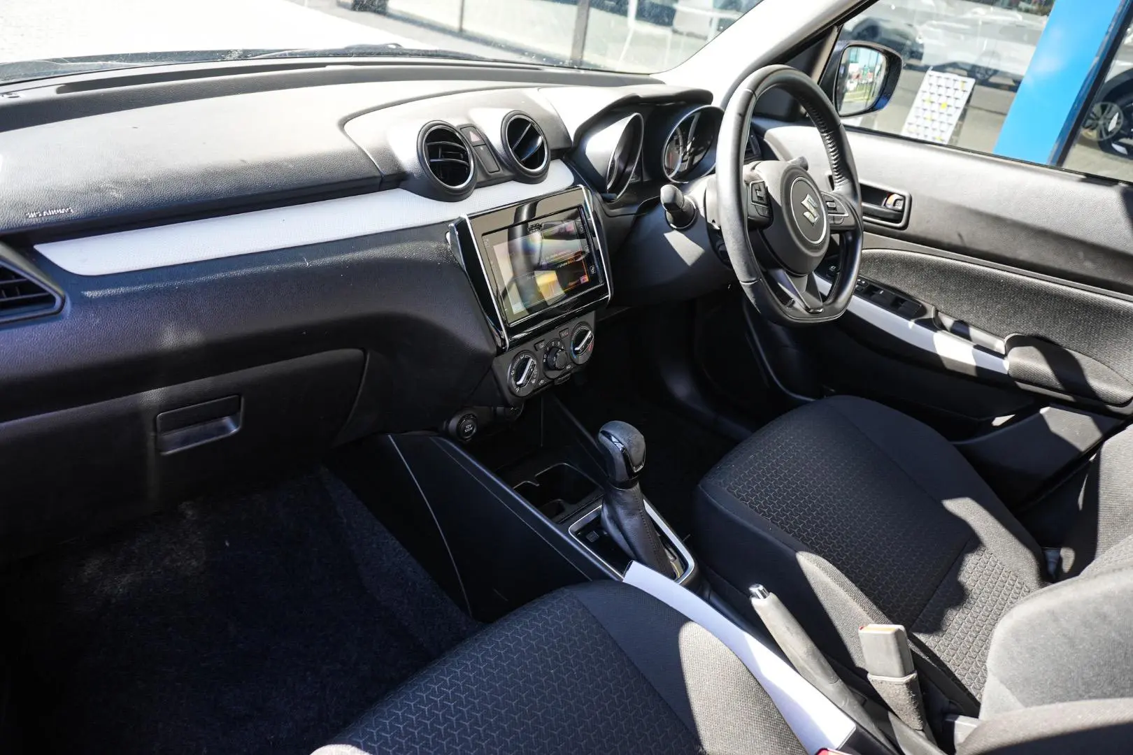 2020 Suzuki Swift Gallery Image 10