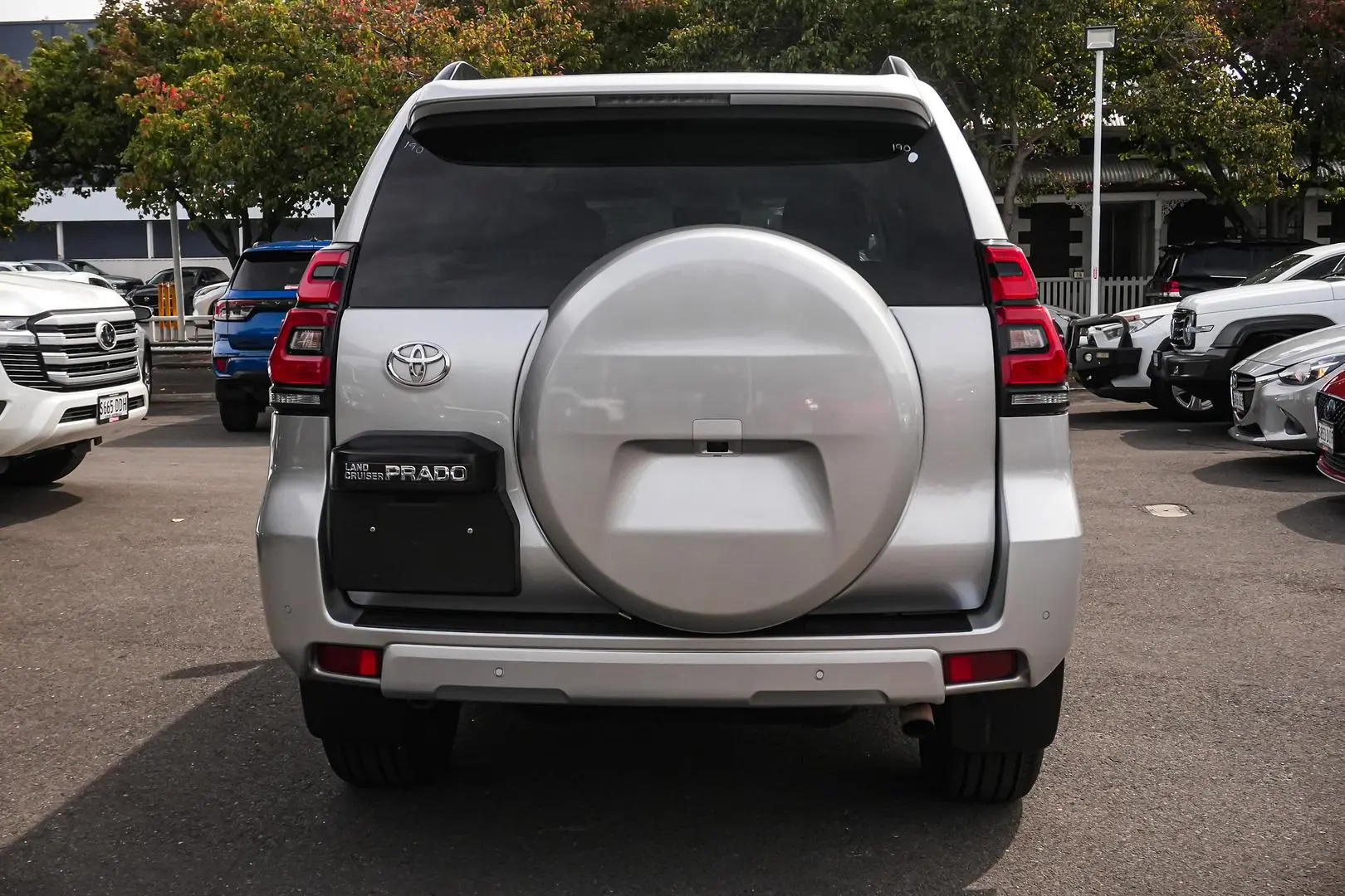 2017 Toyota Landcruiser Prado Gallery Image 6