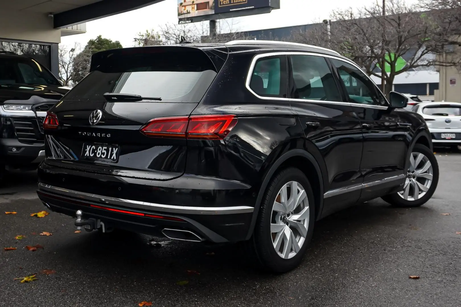 2022 Volkswagen Touareg Gallery Image 3