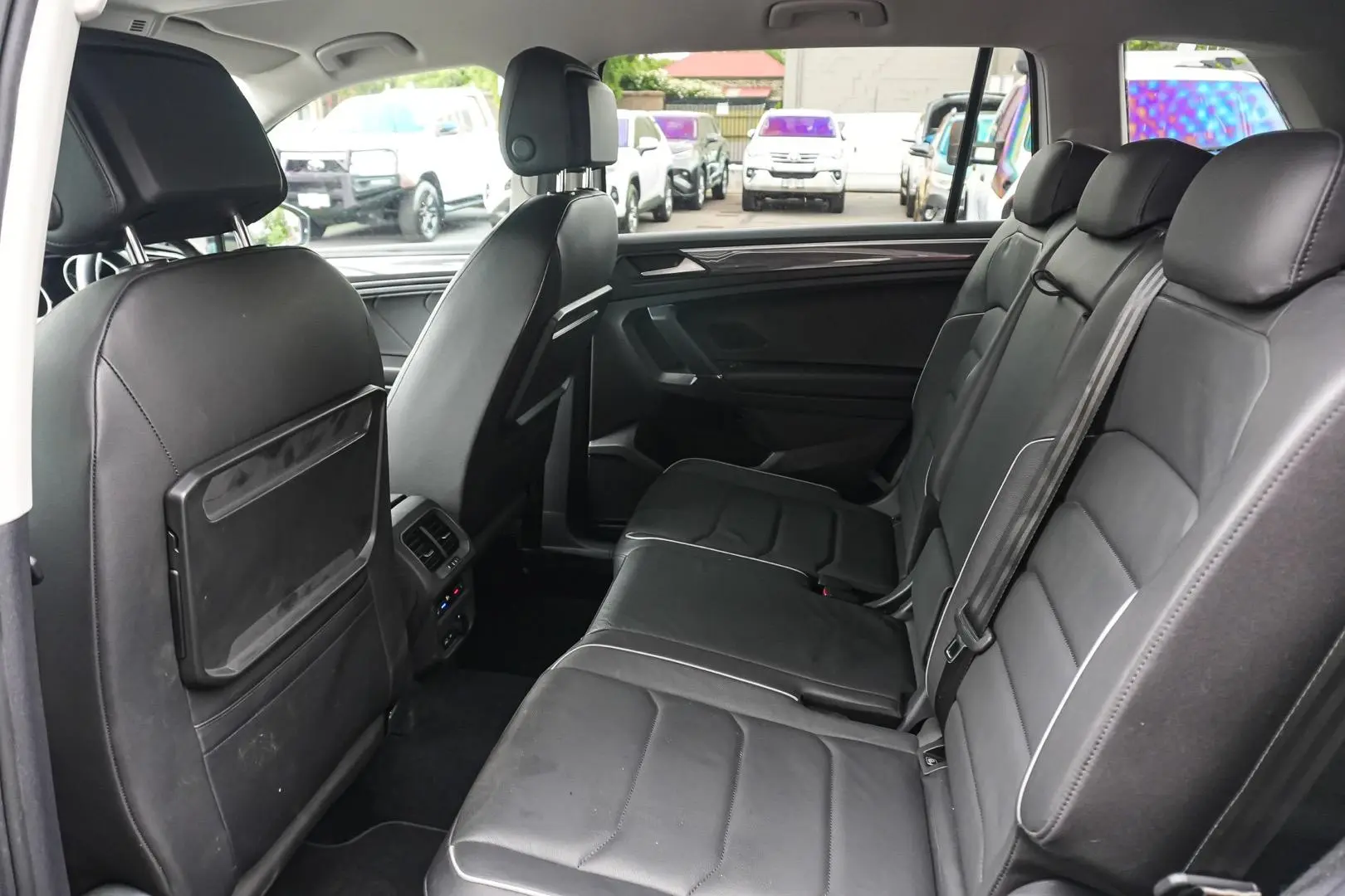 2020 Volkswagen Tiguan Gallery Image 8