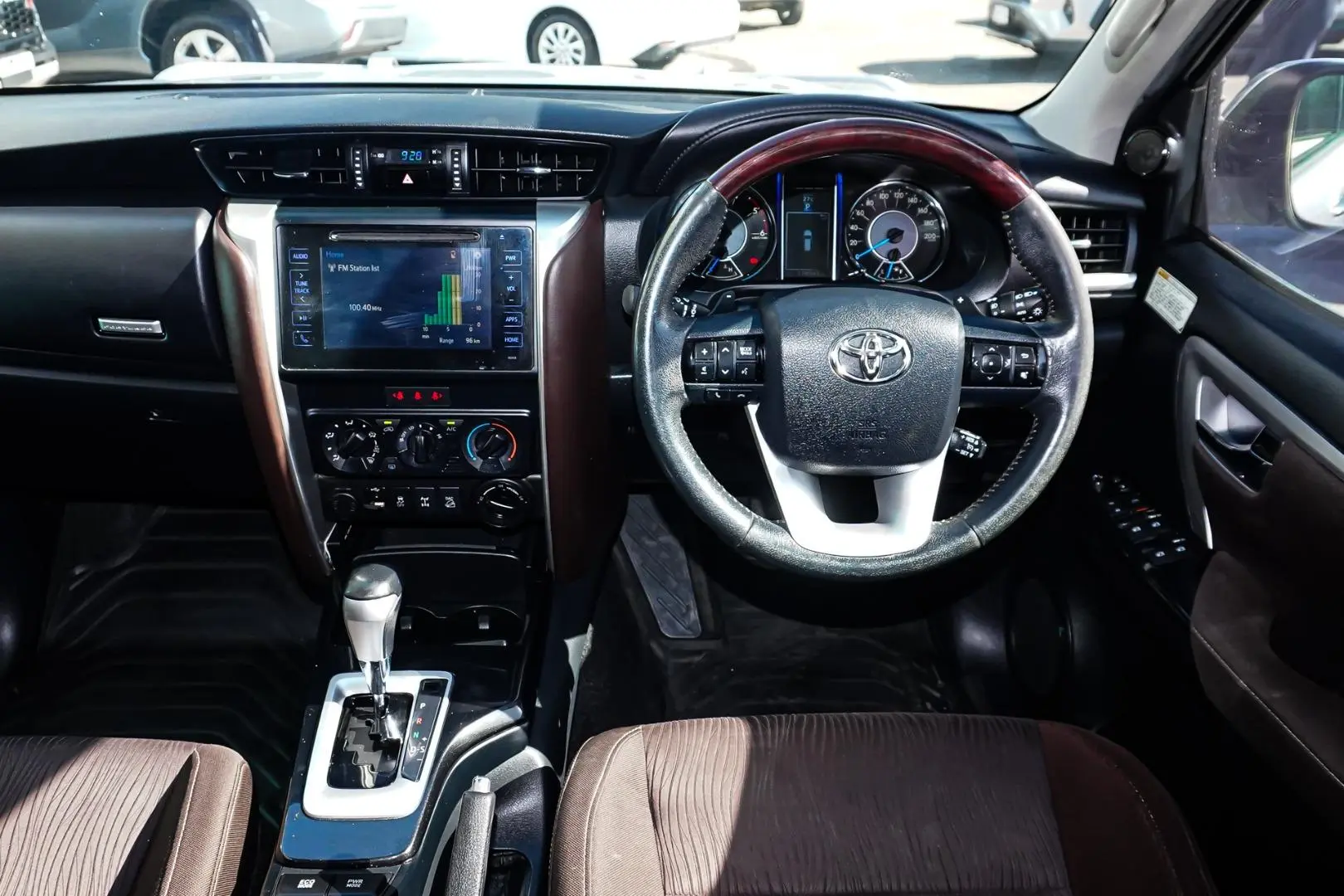 2016 Toyota Fortuner Gallery Image 8