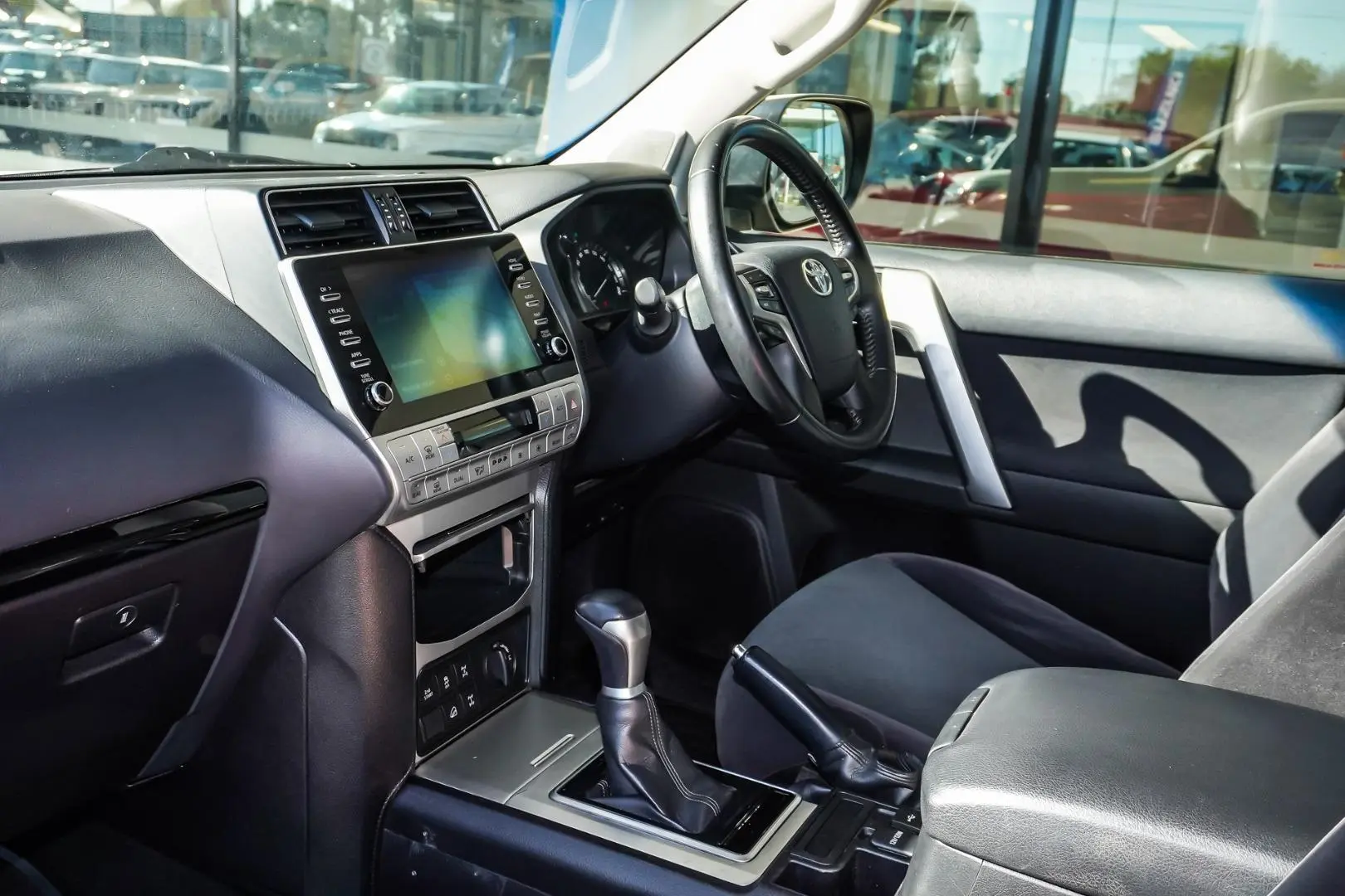 2021 Toyota Landcruiser Prado Gallery Image 10