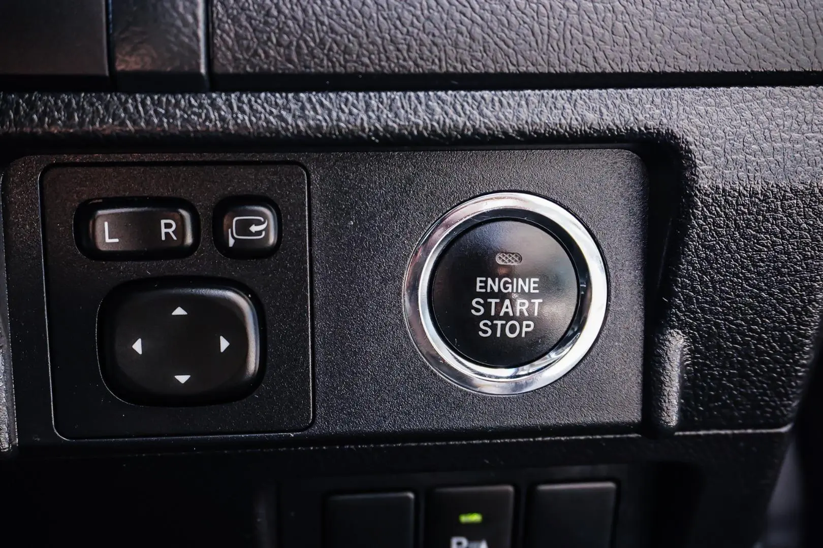 2017 Toyota Landcruiser Prado Gallery Image 25