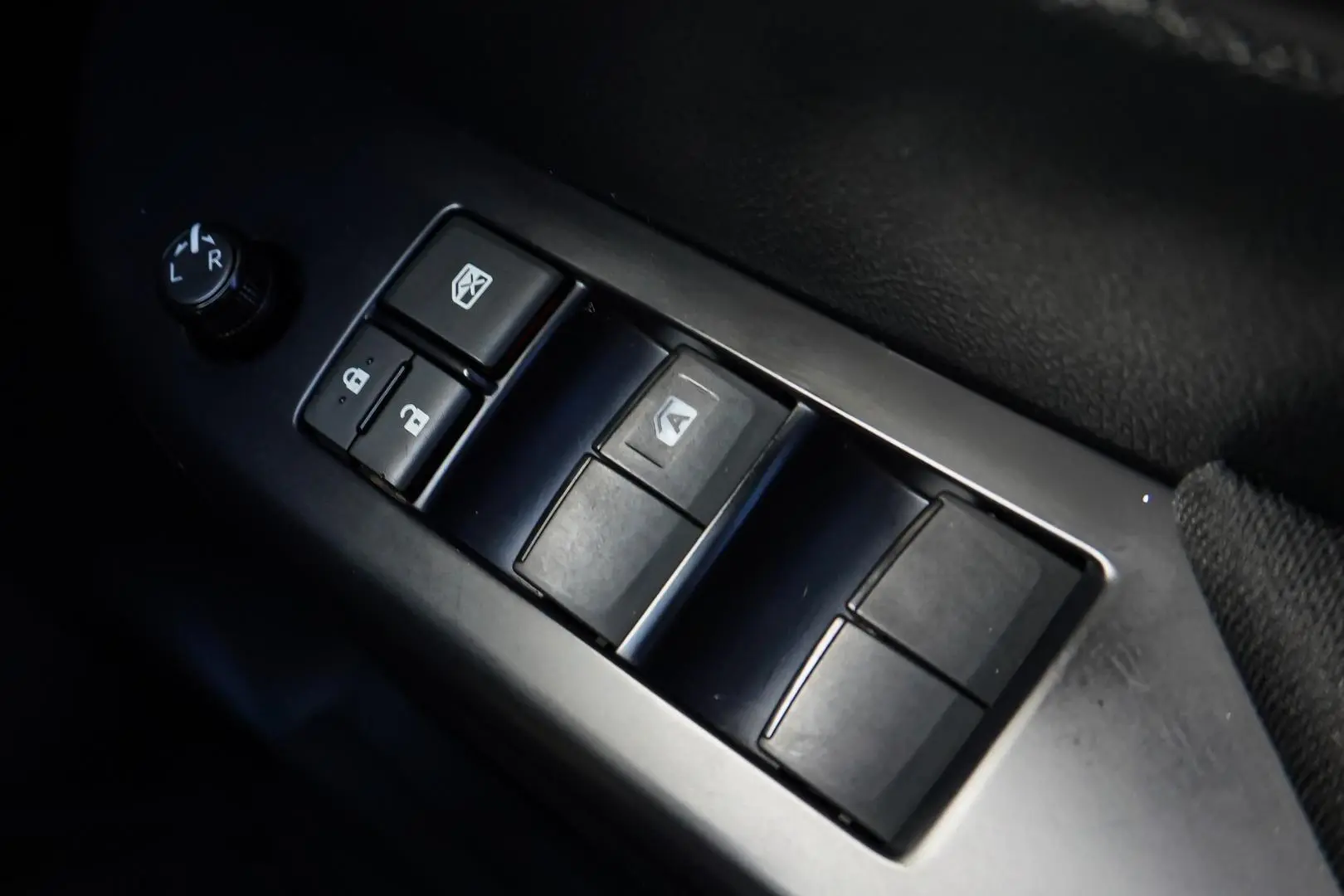 2023 Toyota Hilux Gallery Image 24