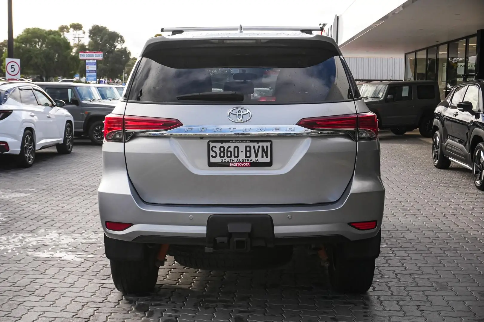 2017 Toyota Fortuner Gallery Image 6