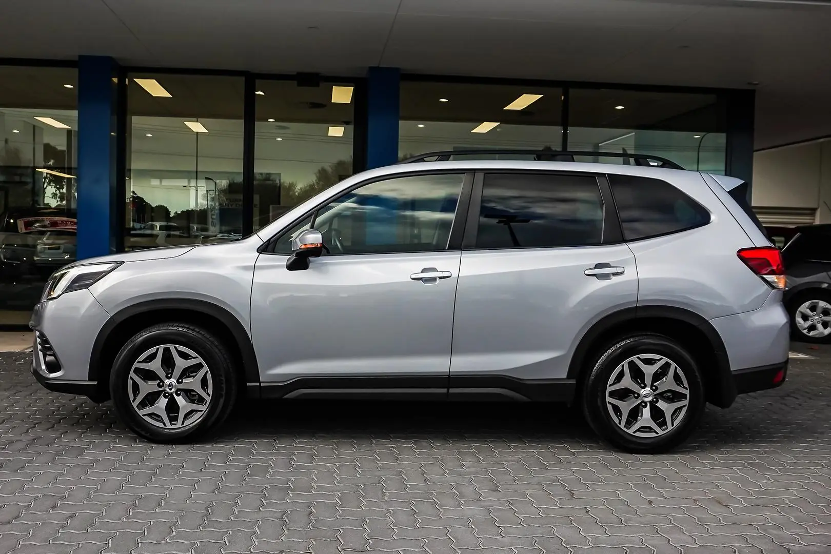 2023 Subaru Forester Gallery Image 3