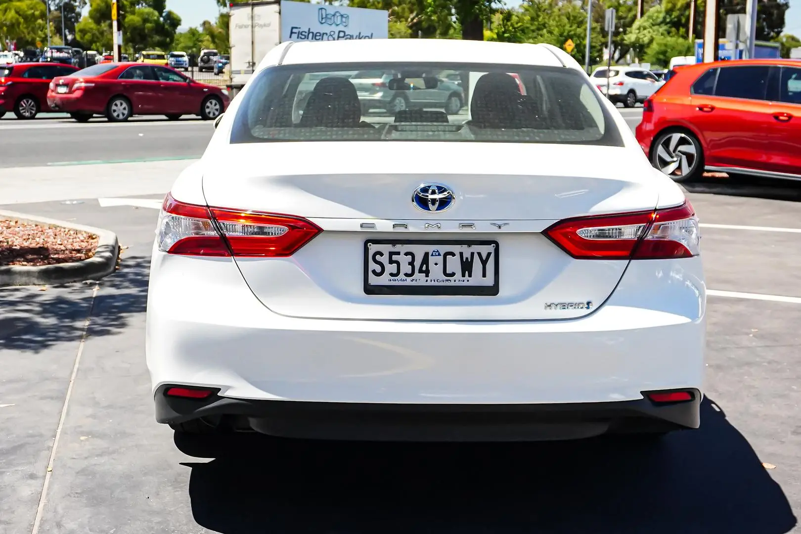 2019 Toyota Camry Gallery Image 5