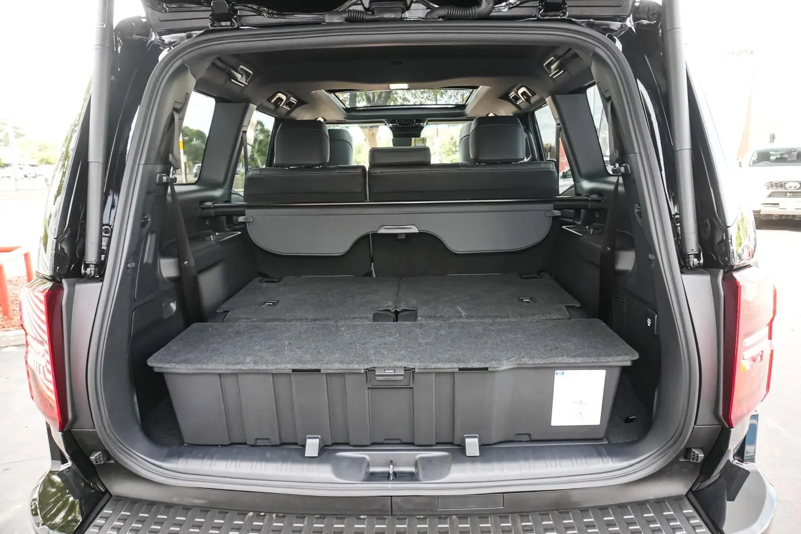 2025 Toyota Landcruiser Prado Gallery Image 11