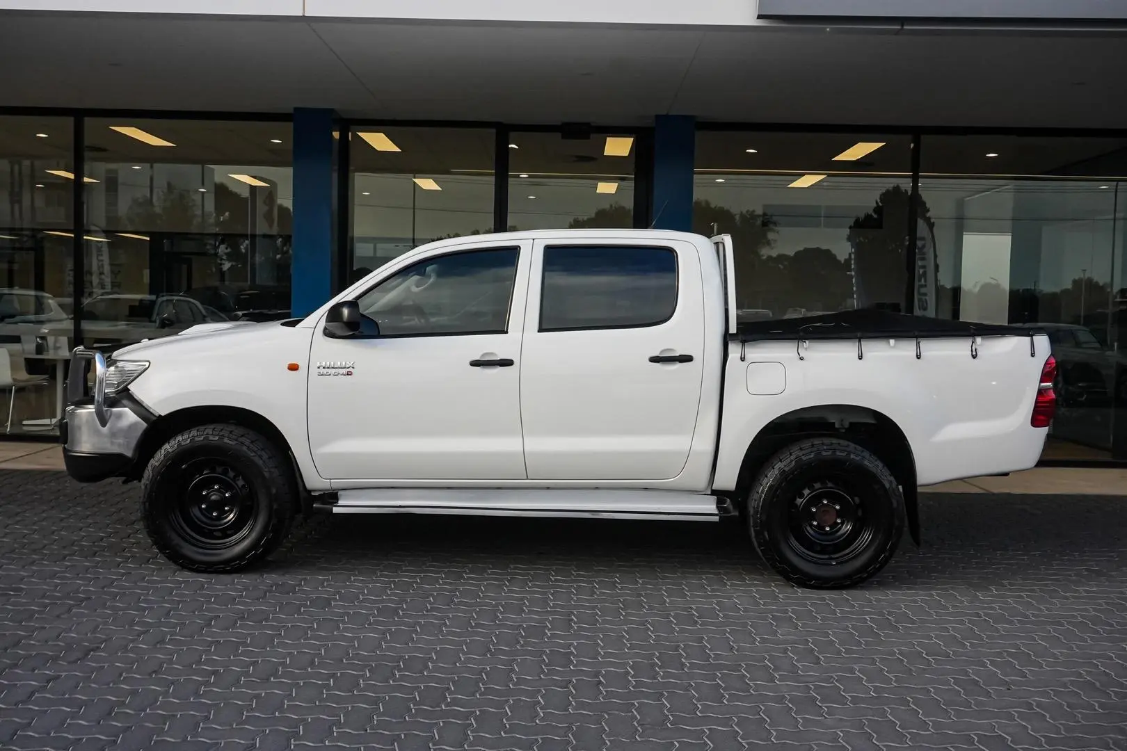 2014 Toyota Hilux Gallery Image 4