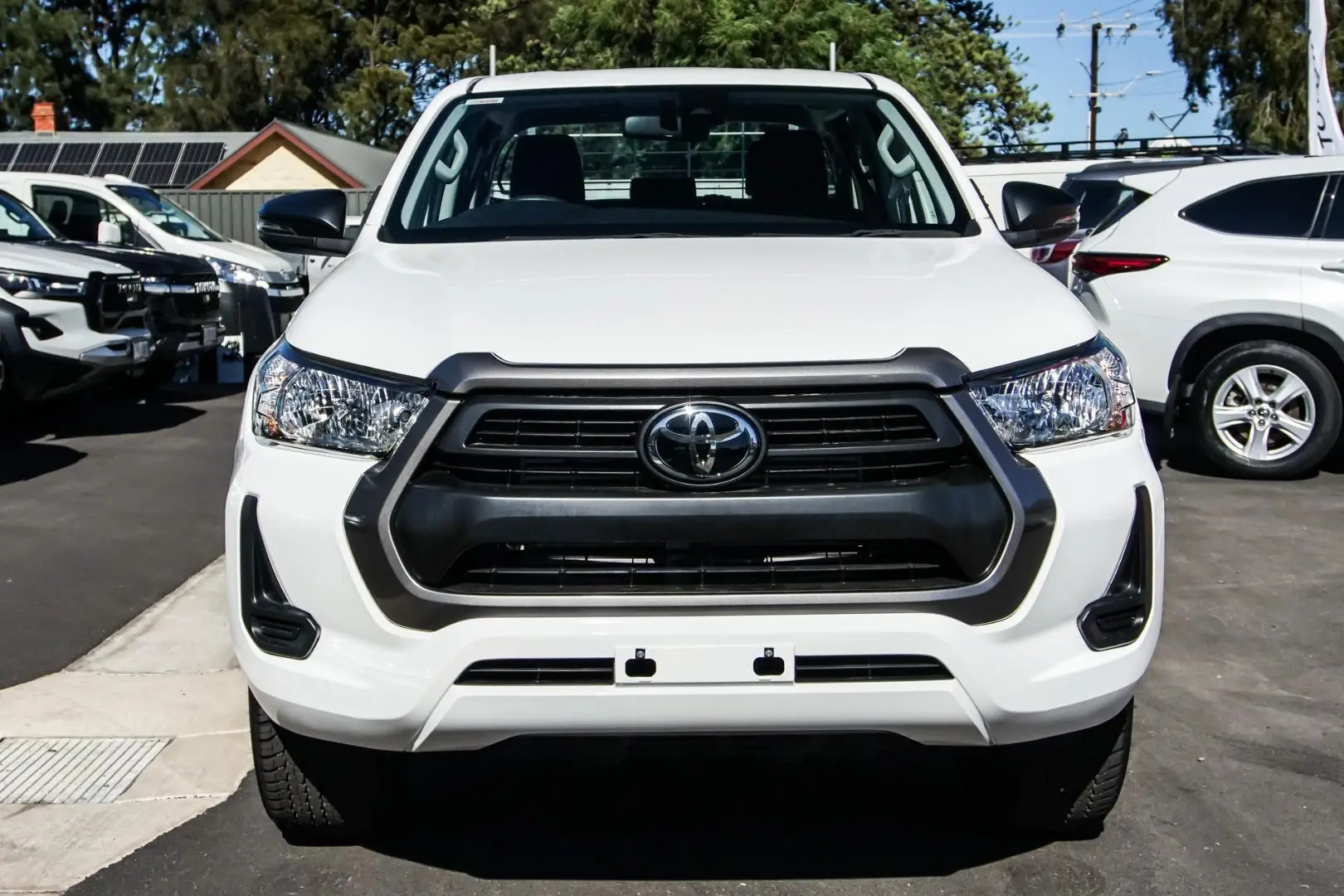 2022 Toyota Hilux Gallery Image 4