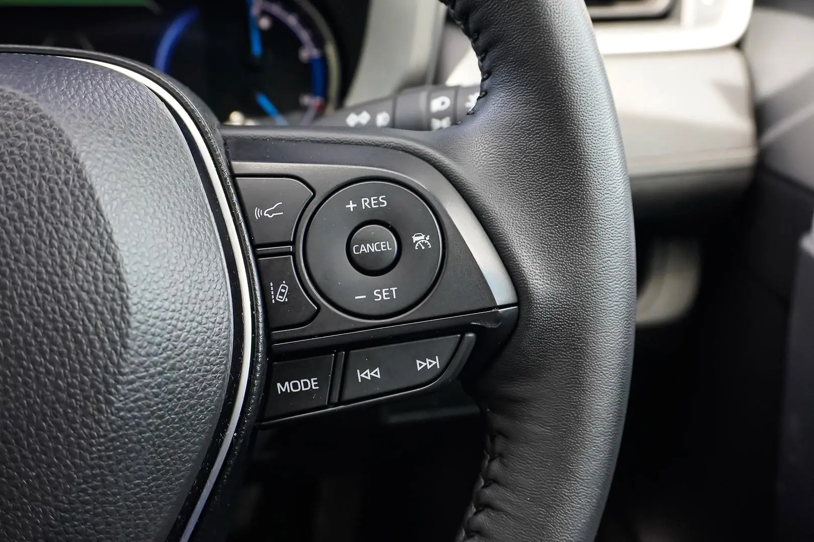 2025 Toyota RAV4 Gallery Image 21