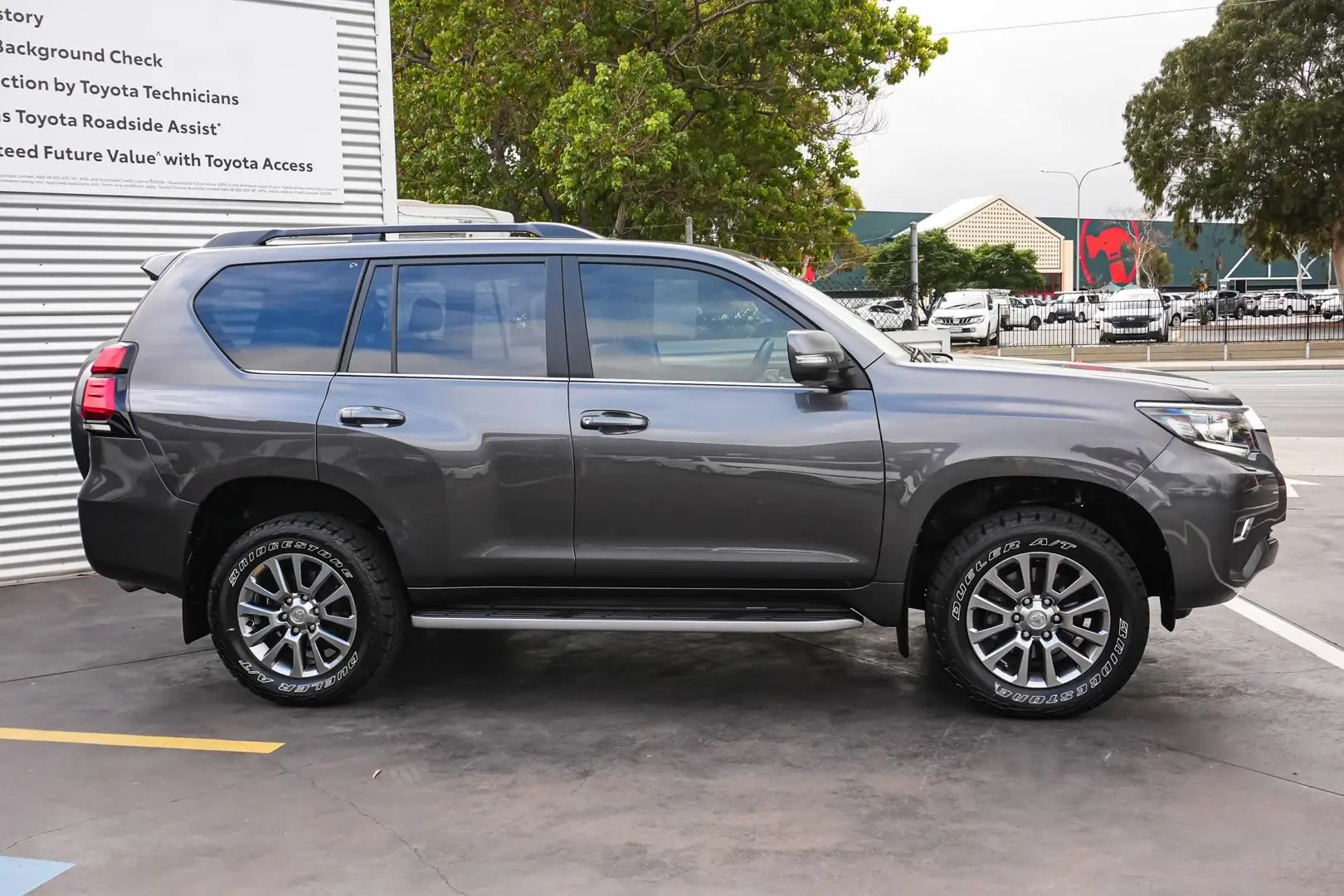2018 Toyota Landcruiser Prado Gallery Image 4