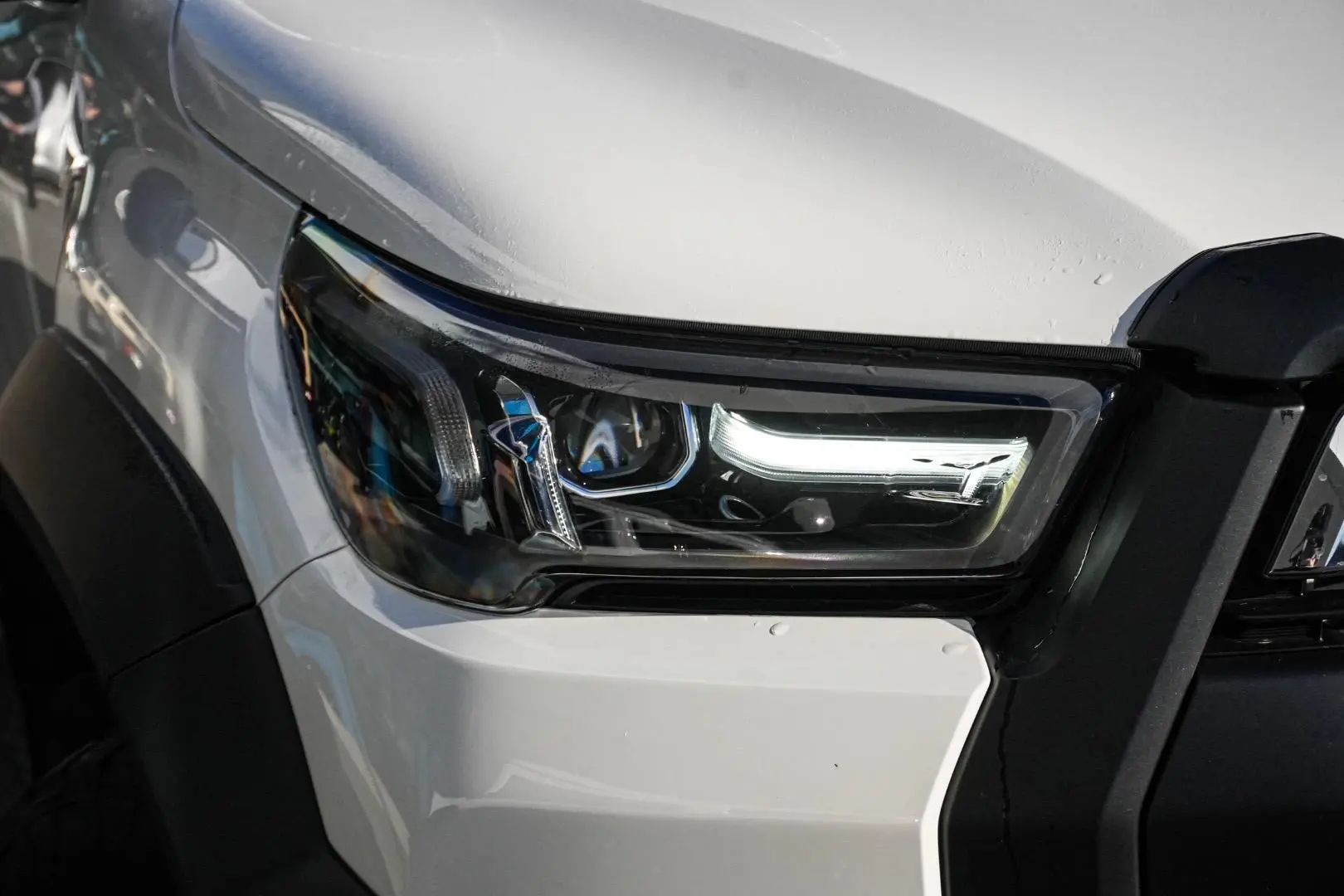2024 Toyota Hilux Gallery Image 11