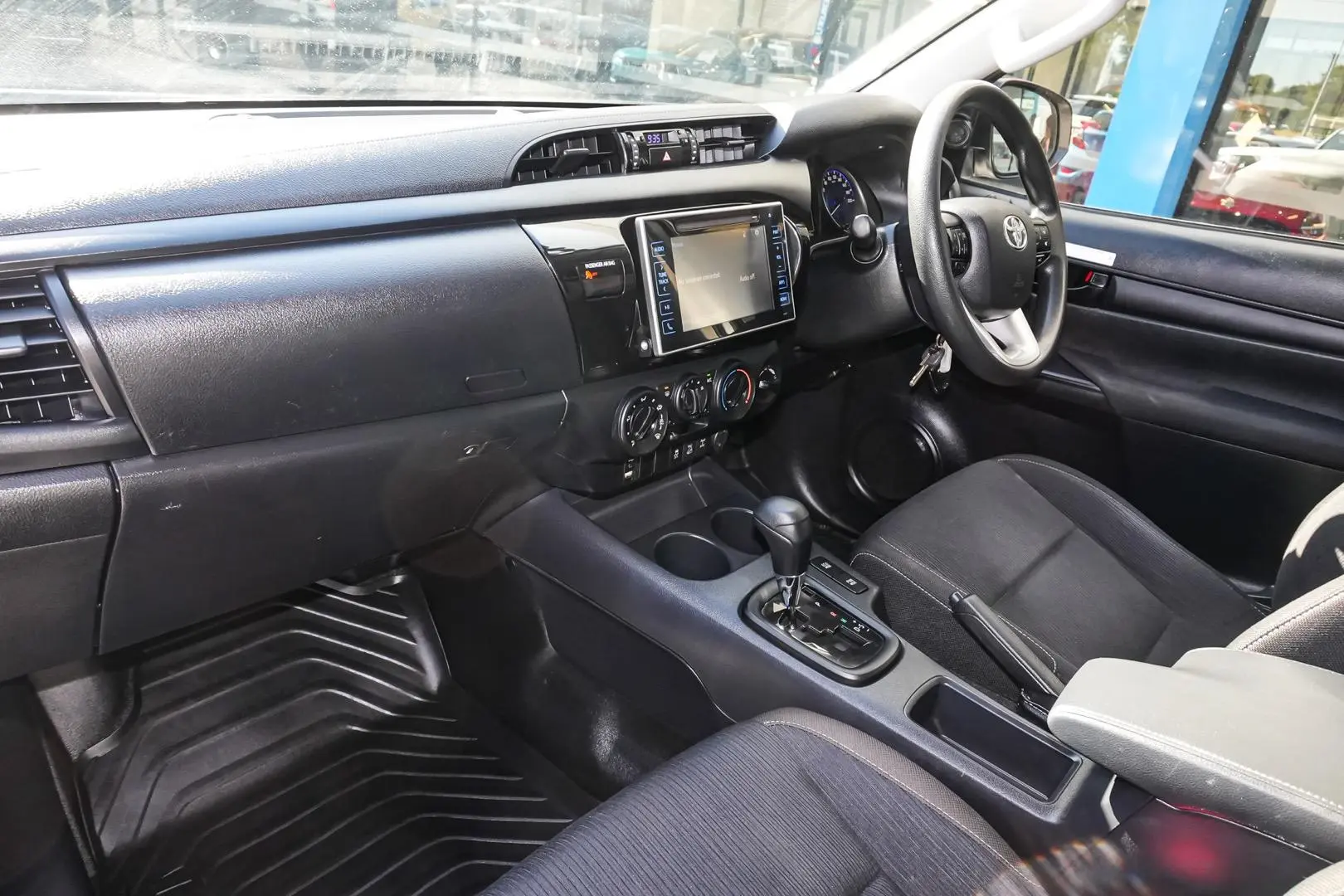 2019 Toyota Hilux Gallery Image 13