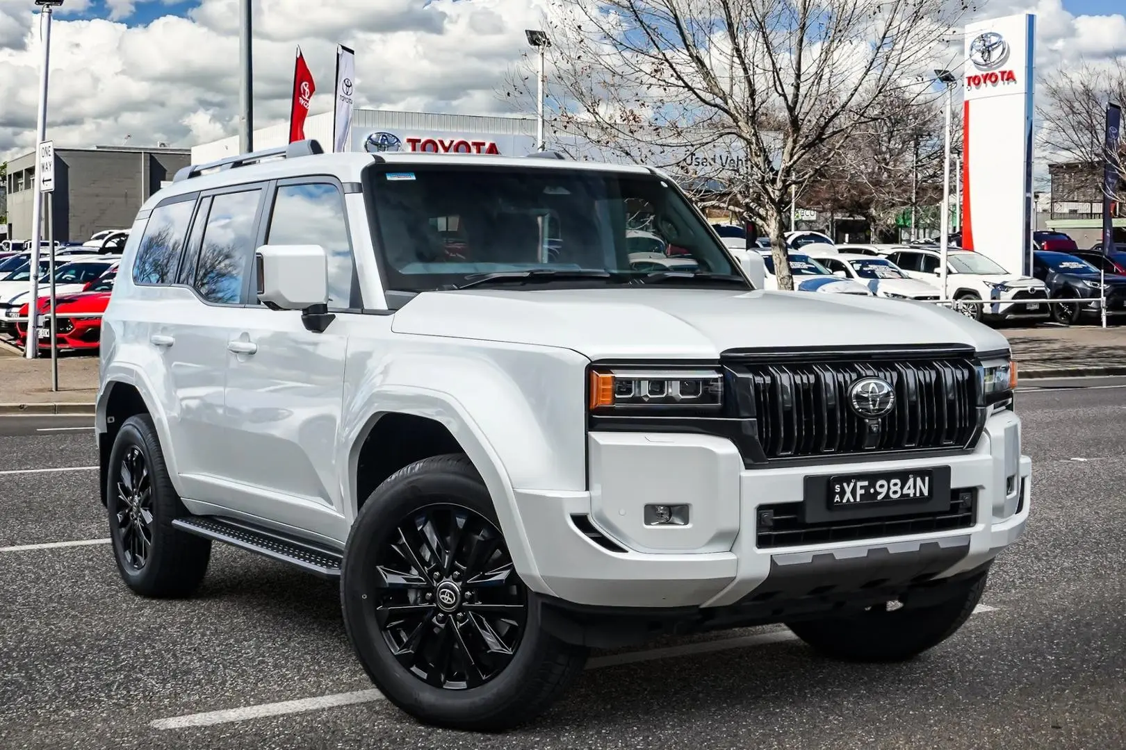 2025 Toyota Landcruiser Prado Gallery Image 1