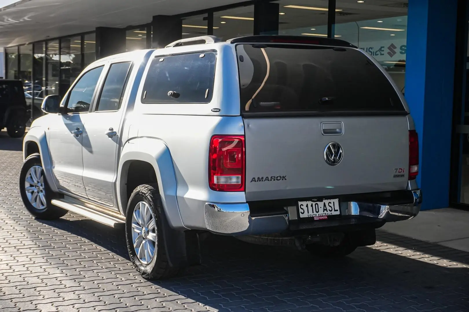 2011 Volkswagen Amarok Gallery Image 3